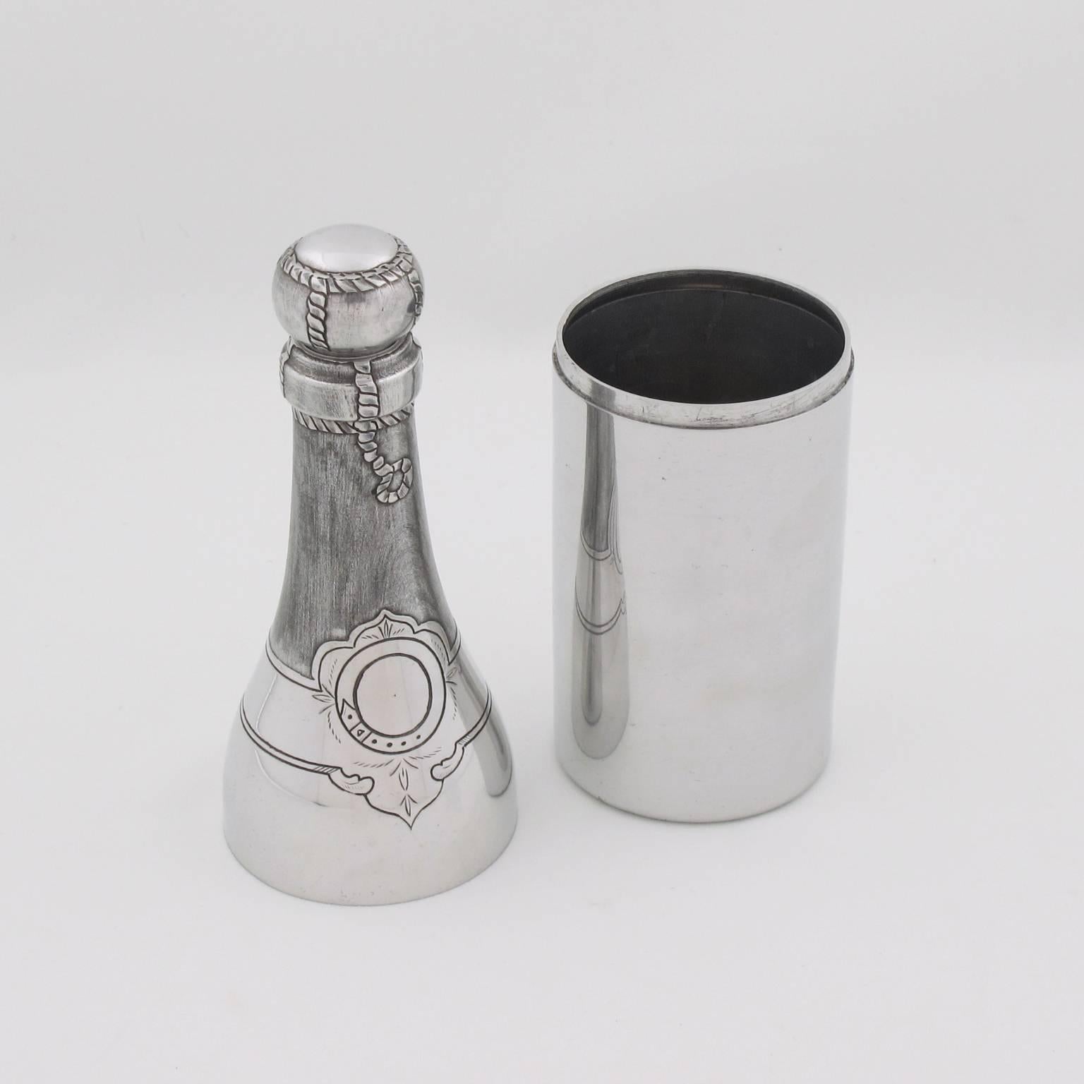 Art Deco Barware Polished Aluminum Champagne Bottle Cocktail Martini Shaker In Excellent Condition In Atlanta, GA