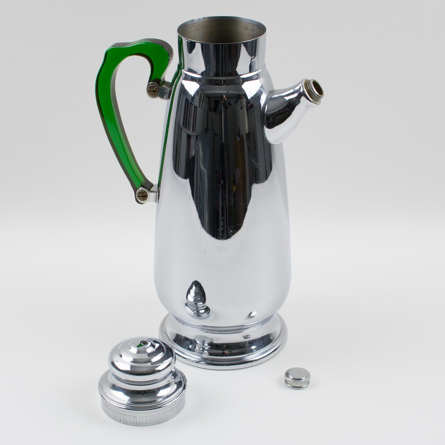 Mid-20th Century Art Deco Barware Polished Chrome and Green Bakelite Cocktail Martini Shaker