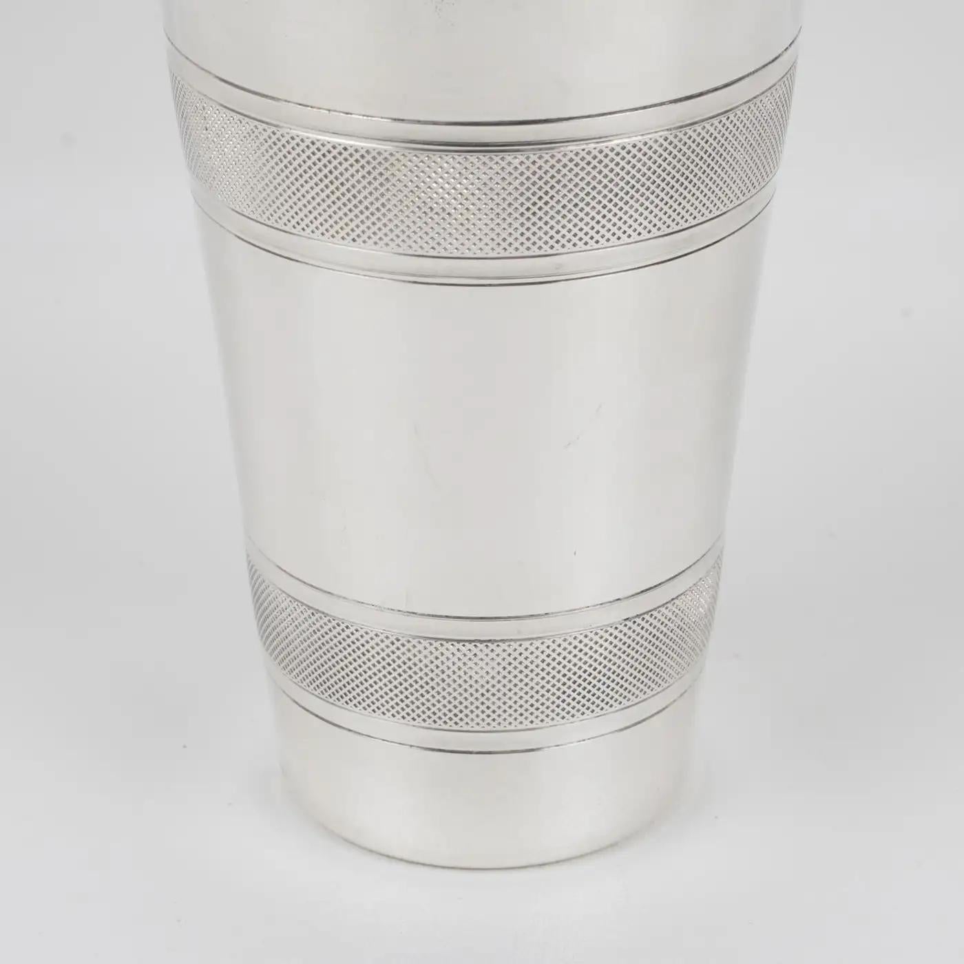 Shaker à cocktail et six verres en métal argenté Art Déco, France, années 1940 1