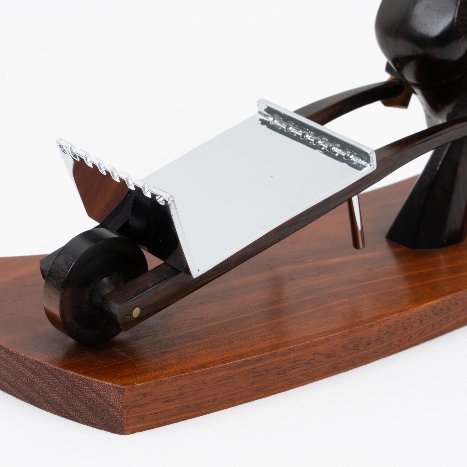 Picks da cocktail in legno e metallo in stile Art Déco, uomo con carriola in vendita 3