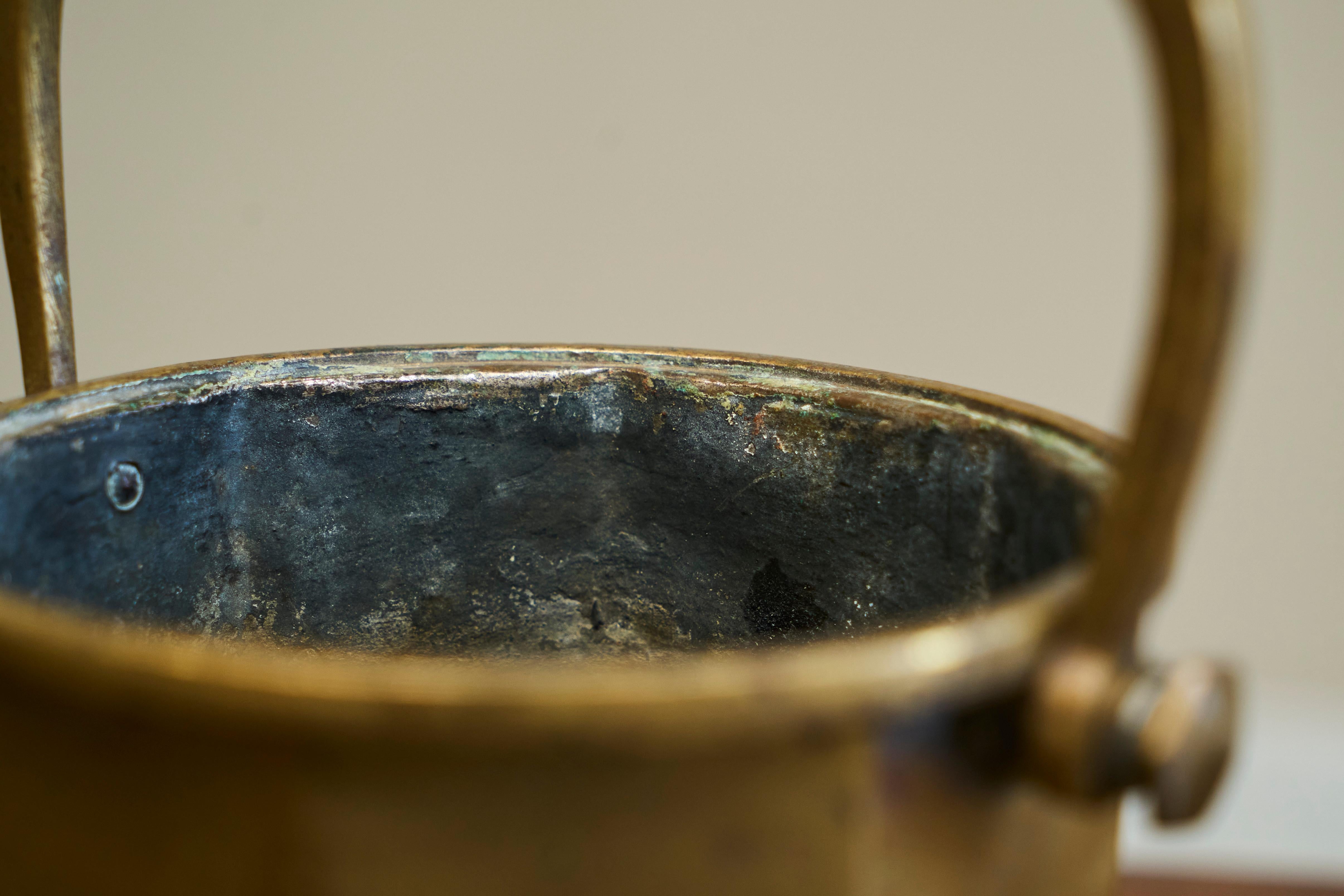 Art Deco Basket with Handle in Patinated Solid Brass Early 20th Century In Good Condition For Sale In Meer, VAN