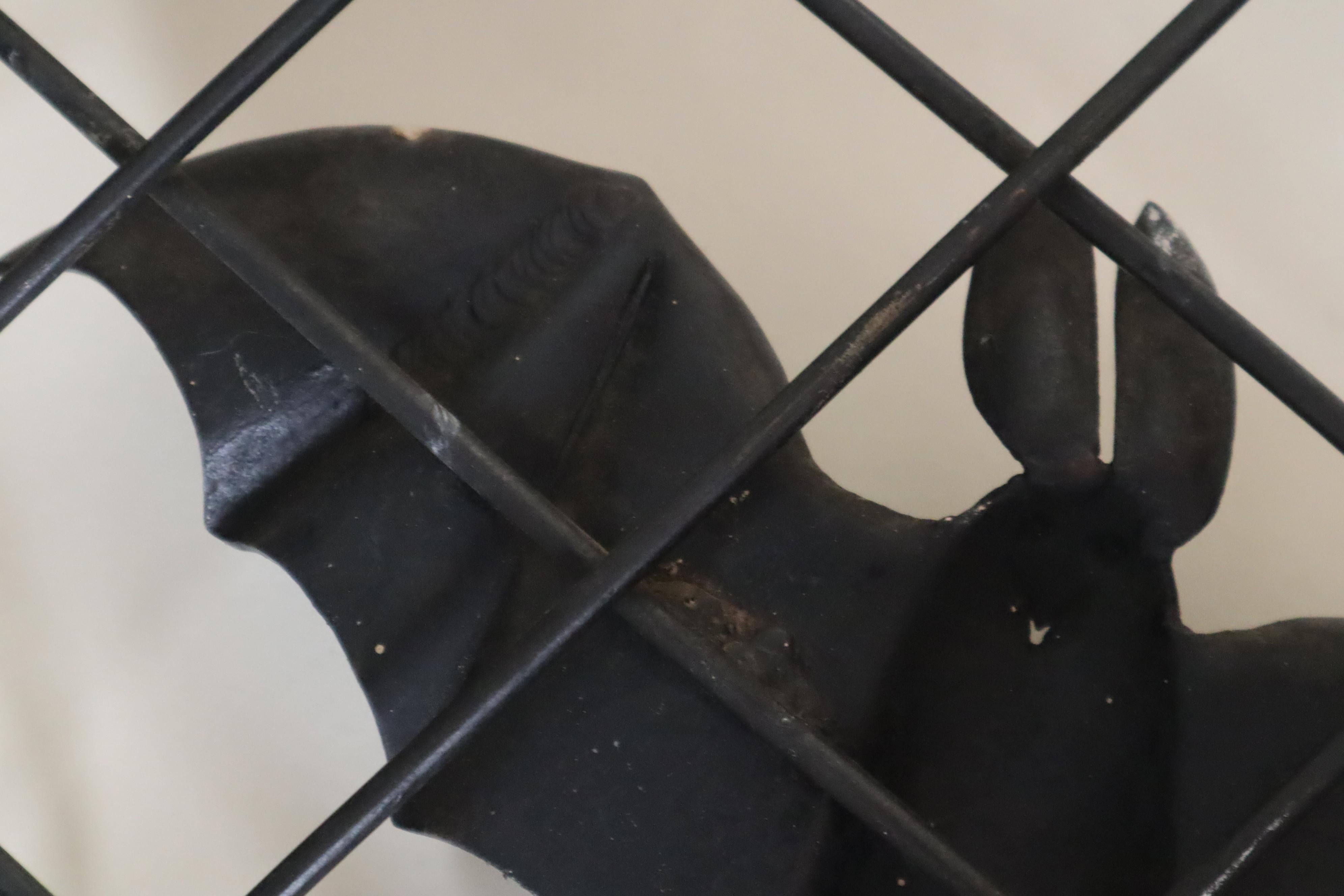 Art Deco chauve-souris et feuille d'érable Wall Light en bronze et fer en vente 6