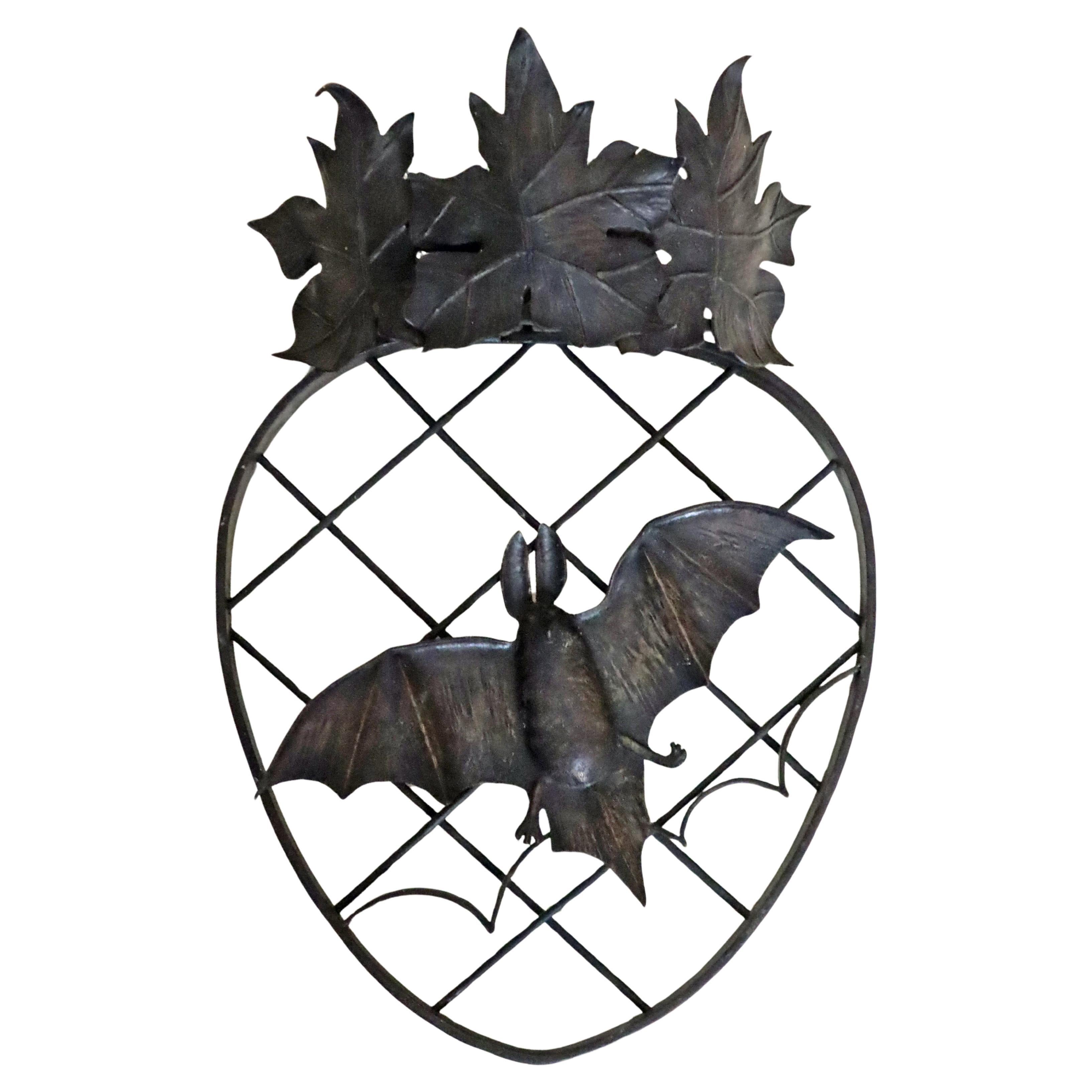 Art Deco Fledermaus und Ahornblatt Wandleuchte aus Bronze und Eisen