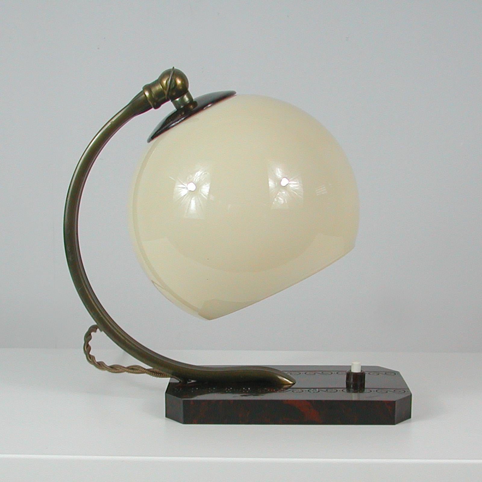 Art Deco Bauhaus Bakelite and Opaline Table Lamp, 1930s 1