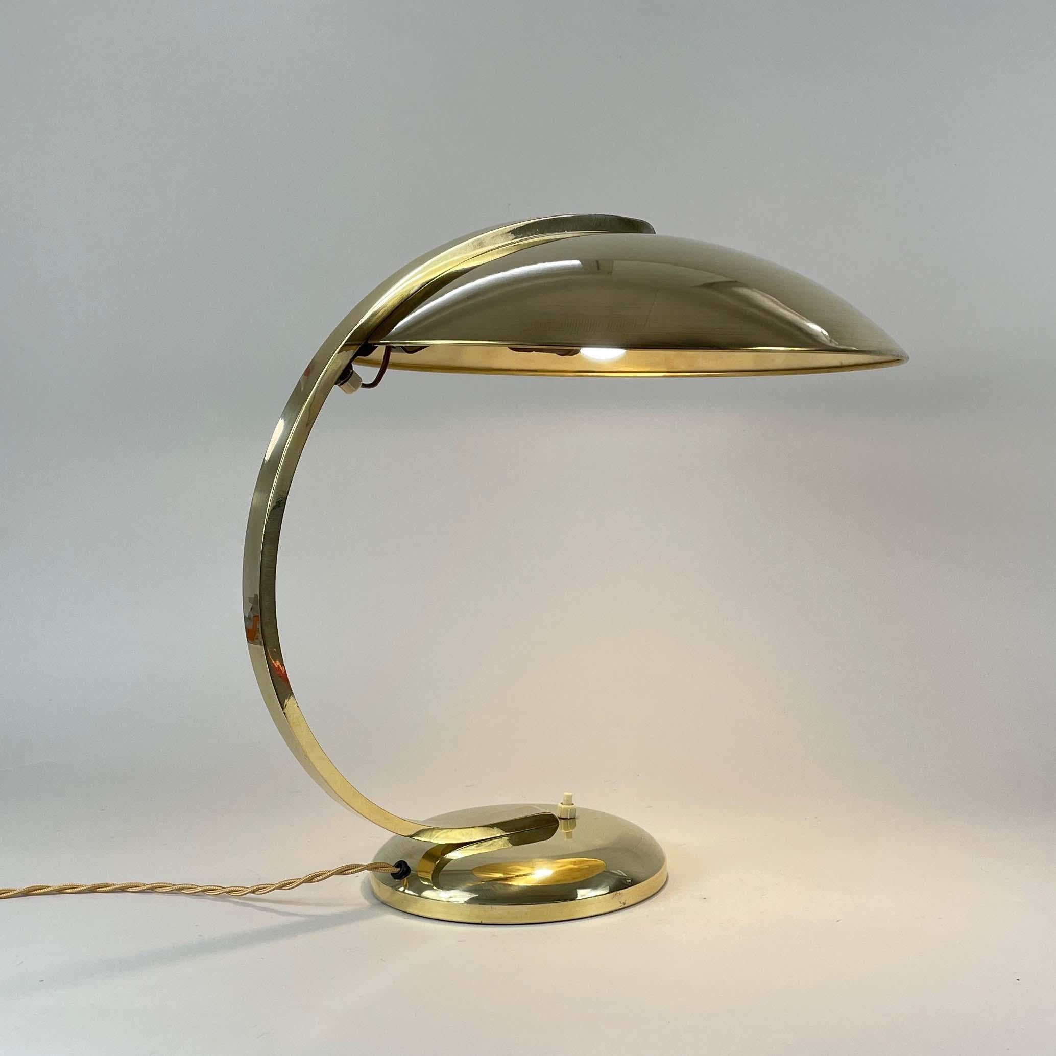 Lampada da tavolo in ottone Bauhaus GLEIBO di Hillebrand, Germania anni '30 in vendita 5