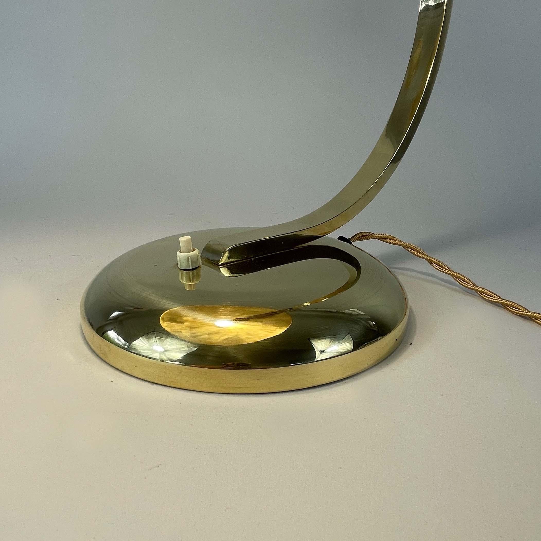 Lampada da tavolo in ottone Bauhaus GLEIBO di Hillebrand, Germania anni '30 in vendita 6