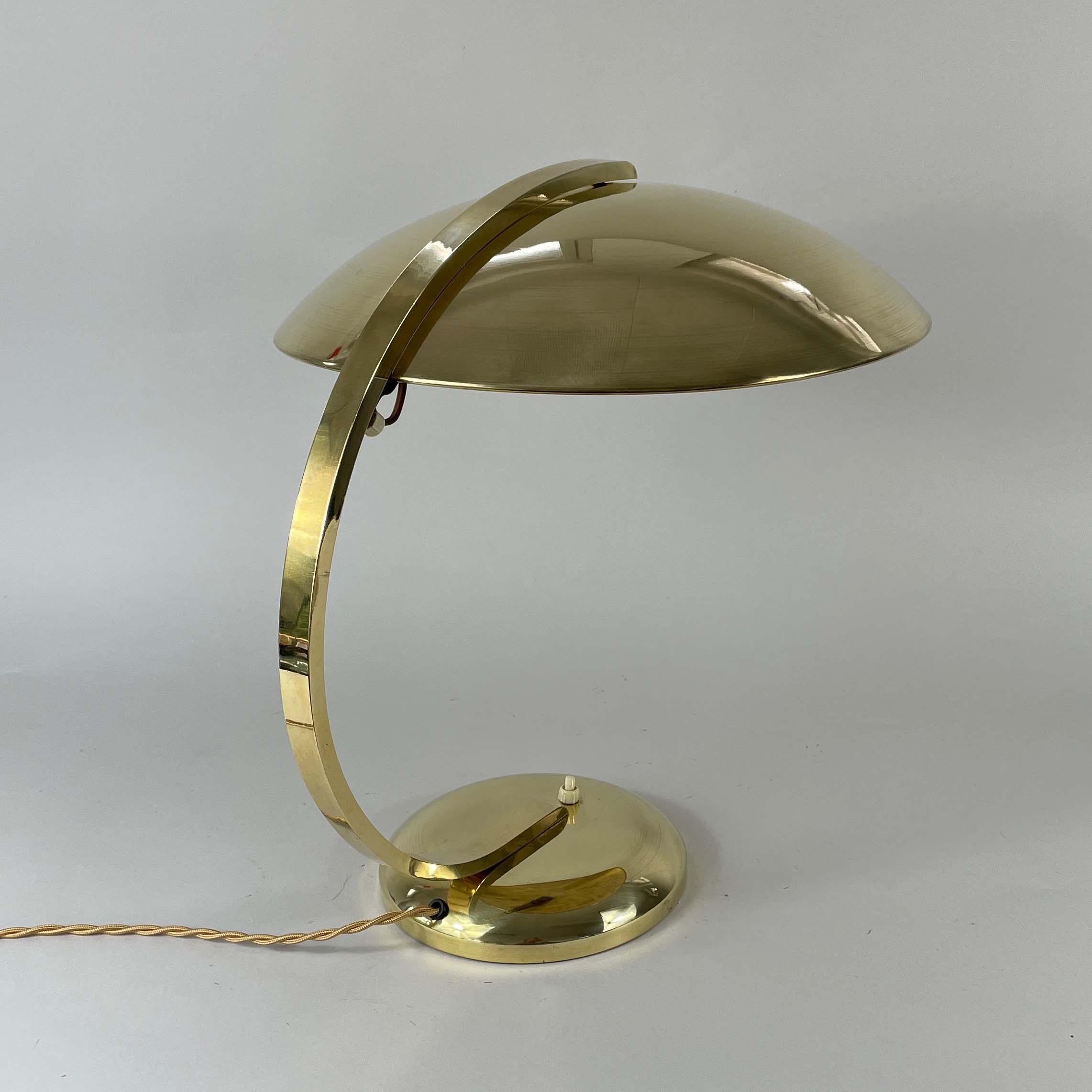 Lampada da tavolo in ottone Bauhaus GLEIBO di Hillebrand, Germania anni '30 in vendita 10