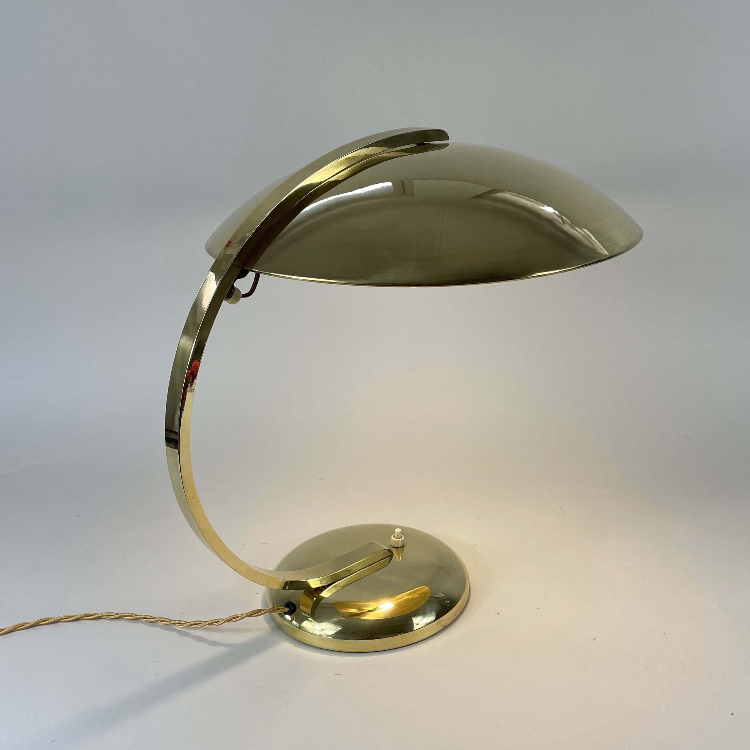 Art Déco Lampada da tavolo in ottone Bauhaus GLEIBO di Hillebrand, Germania anni '30 in vendita