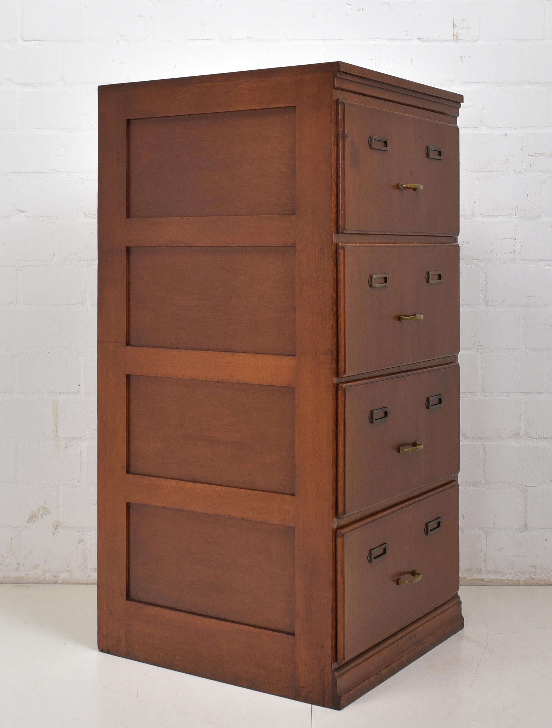Art Deco Bauhaus Drawer Cabinet / File Cabinet Narrow in Oak, 1935 6