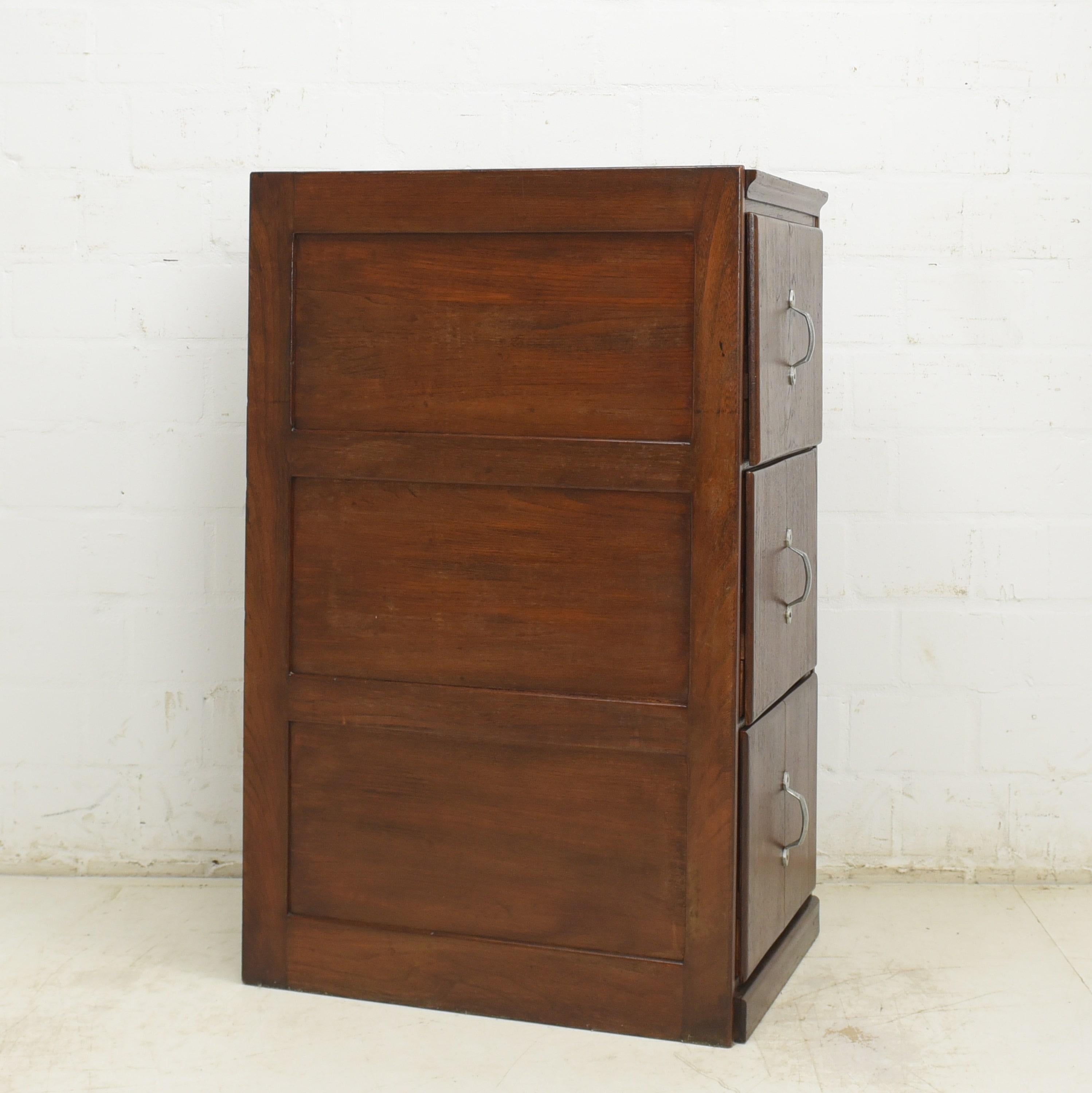 Meuble à tiroirs / Petit meuble à dossiers Art Déco Bauhaus, 1930 en vente 4