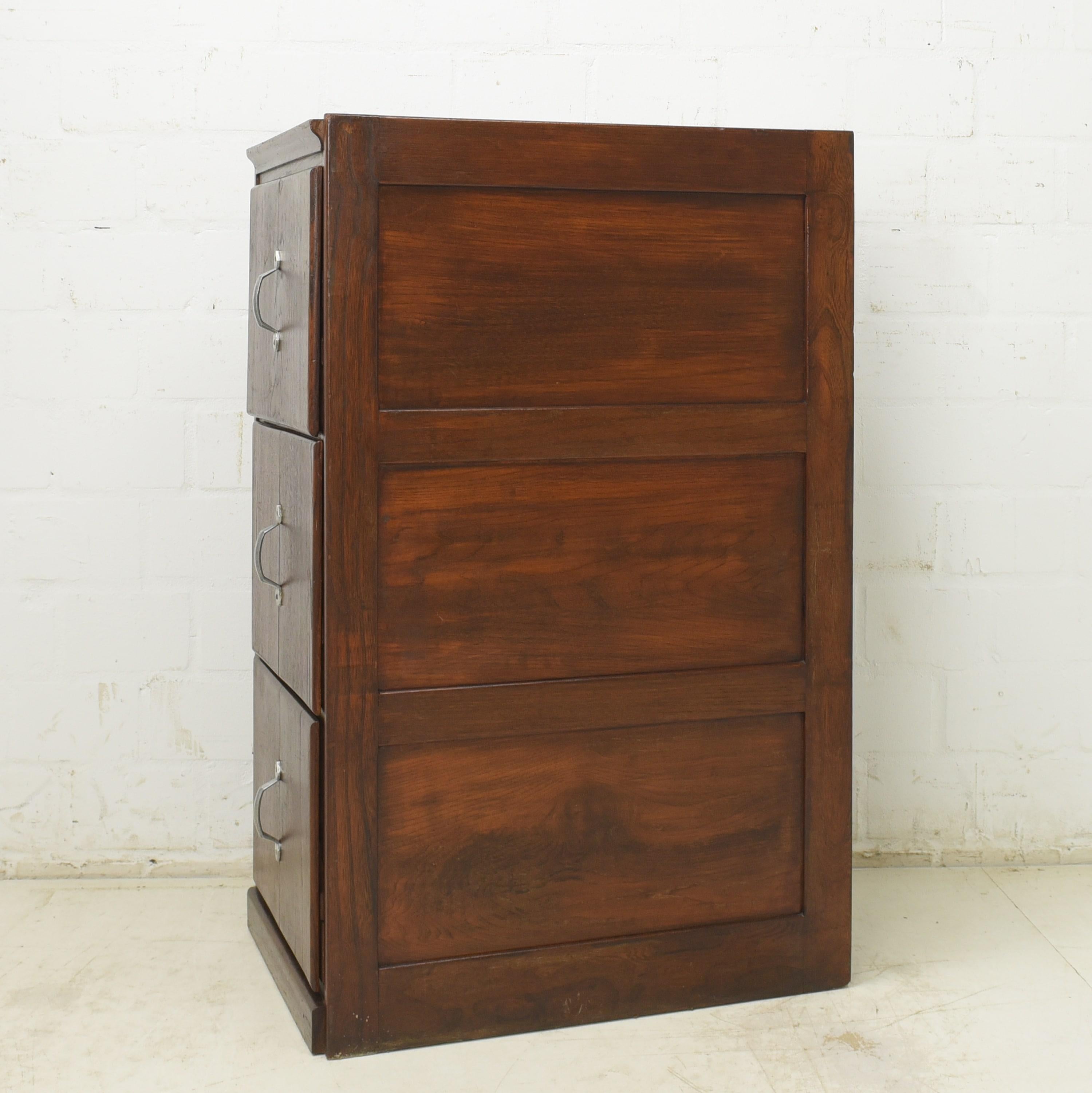 Meuble à tiroirs / Petit meuble à dossiers Art Déco Bauhaus, 1930 en vente 5