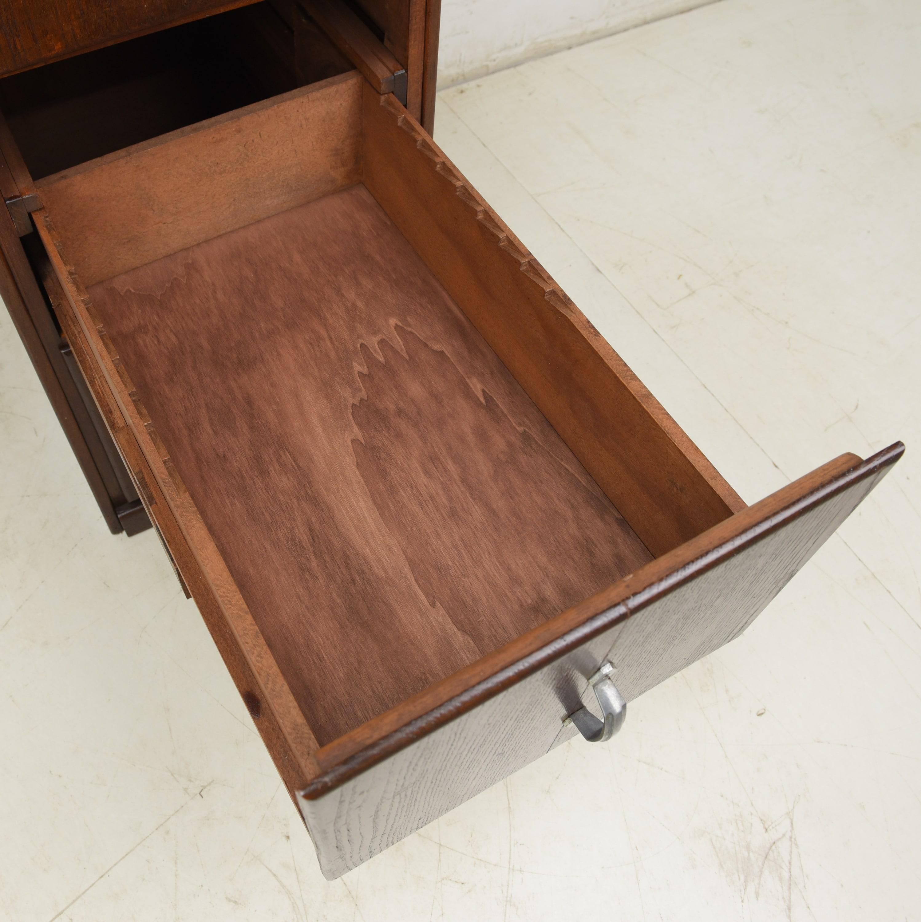 20ième siècle Meuble à tiroirs / Petit meuble à dossiers Art Déco Bauhaus, 1930 en vente
