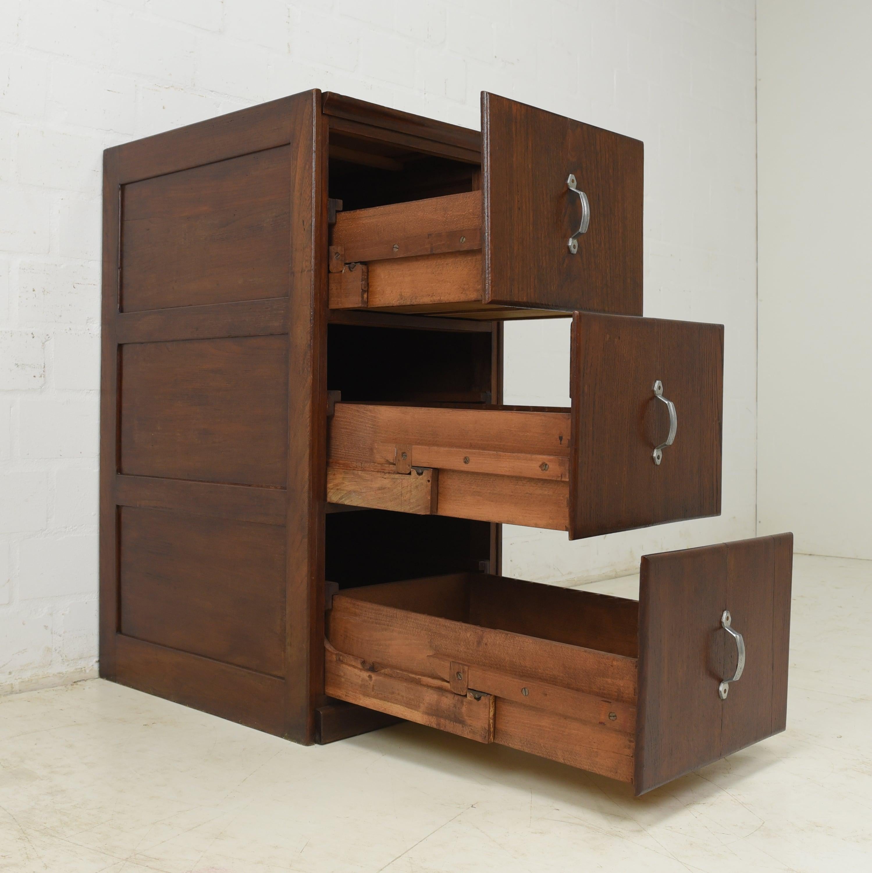 Meuble à tiroirs / Petit meuble à dossiers Art Déco Bauhaus, 1930 en vente 1