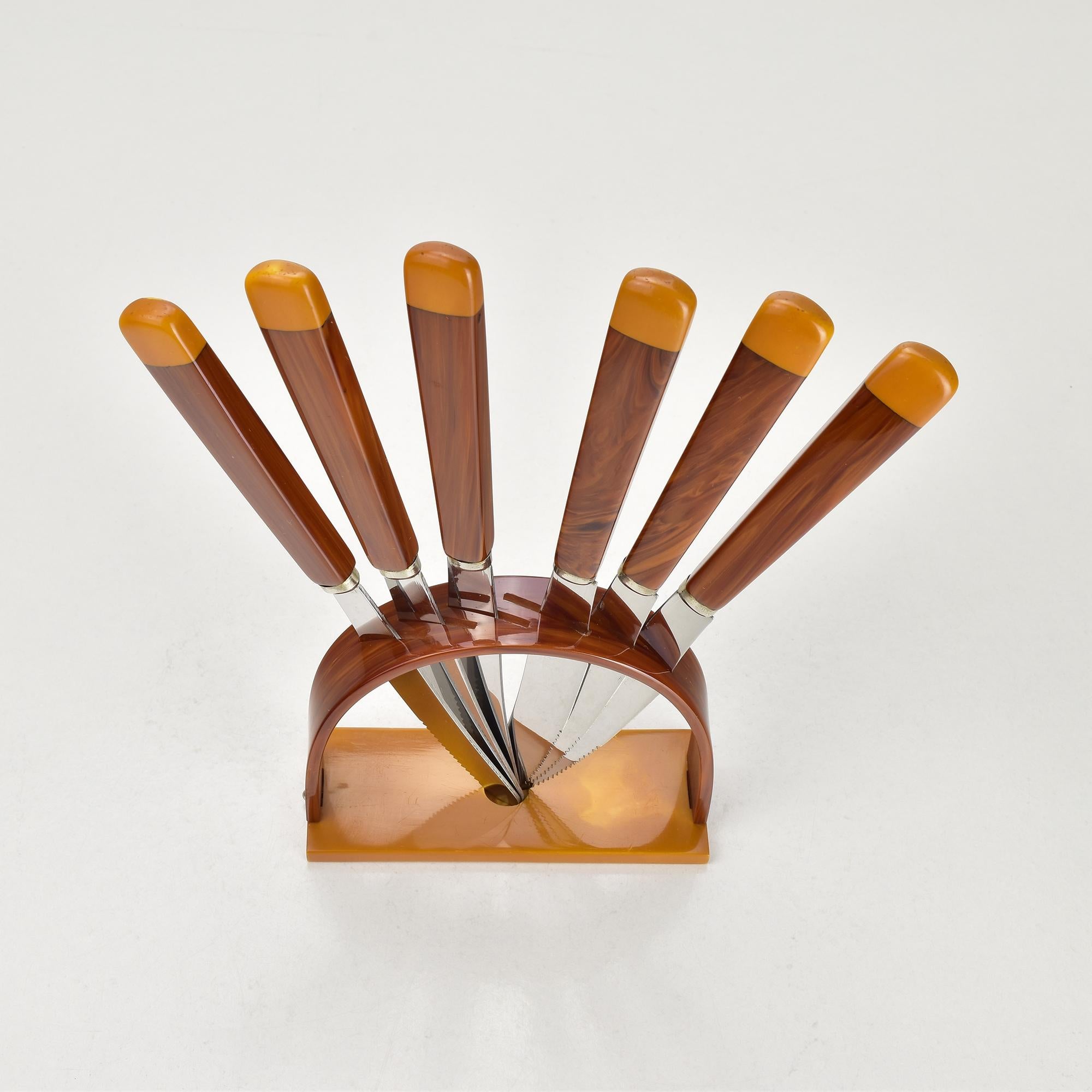 Tedesco Set di coltelli da frutta in bachelite di epoca Bauhaus con supporto, anni '30, set di 6 in vendita