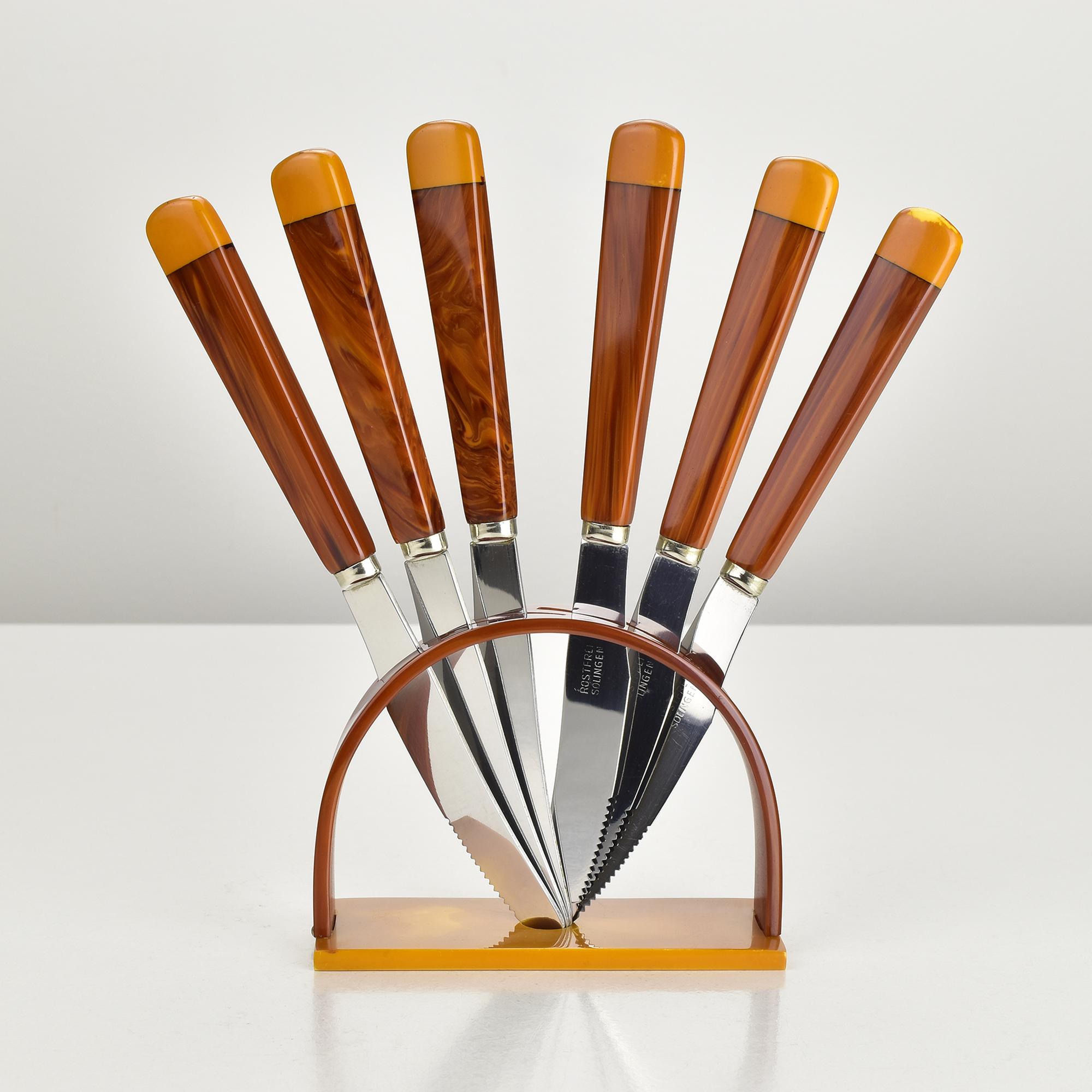 Bachelite Set di coltelli da frutta in bachelite di epoca Bauhaus con supporto, anni '30, set di 6 in vendita