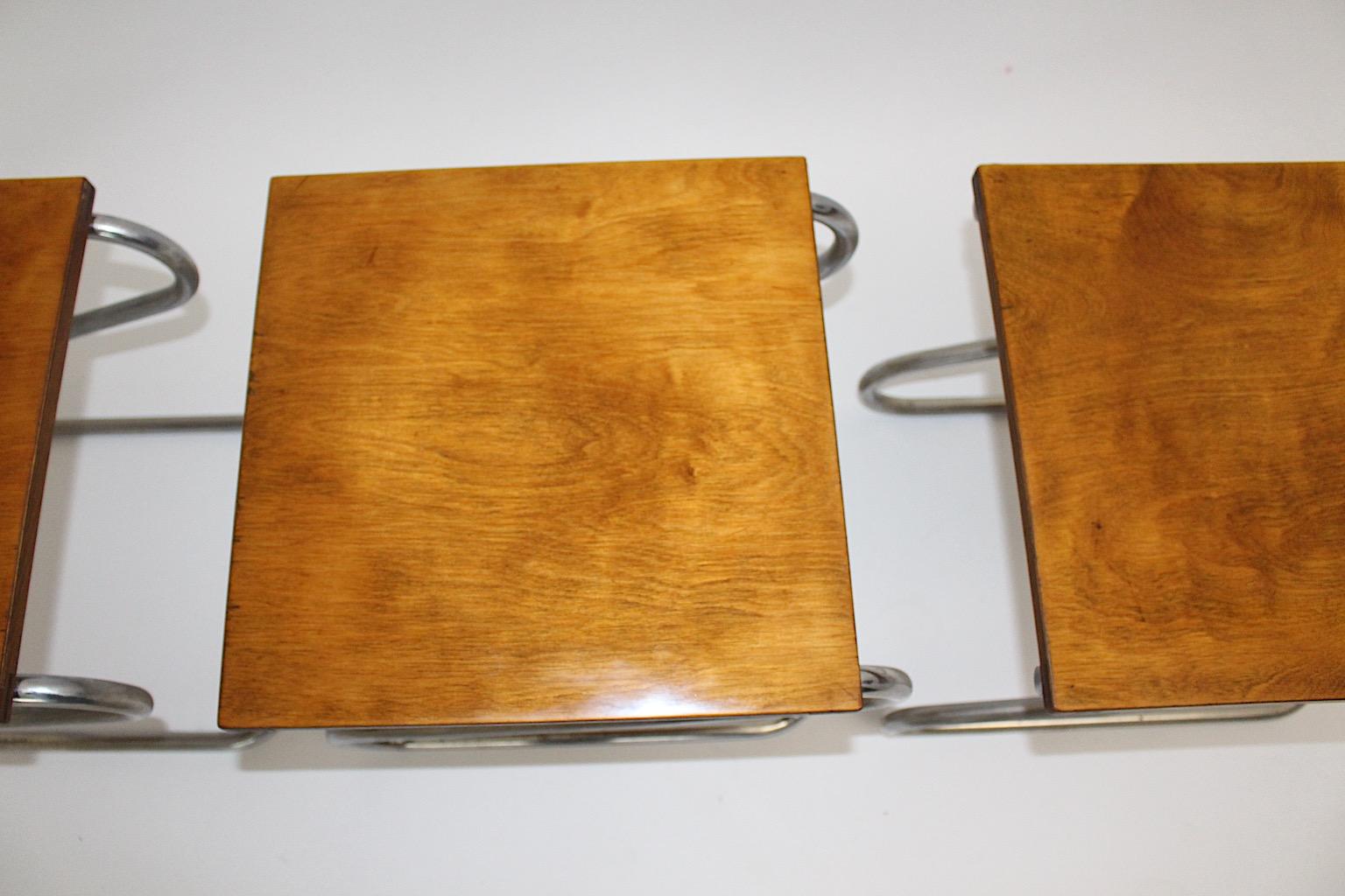 Milieu du XXe siècle Trois tabourets en métal chromé Art Déco de l'époque Bauhaus, années 1930, Allemagne en vente