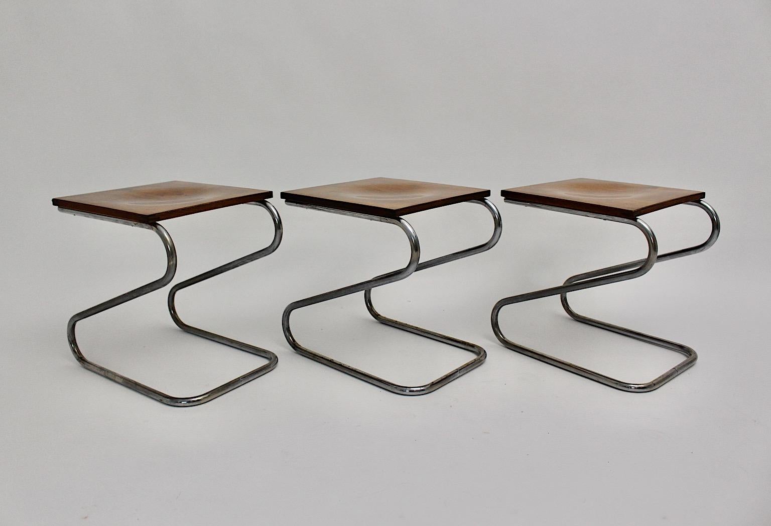 Trois tabourets en métal chromé Art Déco de l'époque Bauhaus, années 1930, Allemagne en vente 2