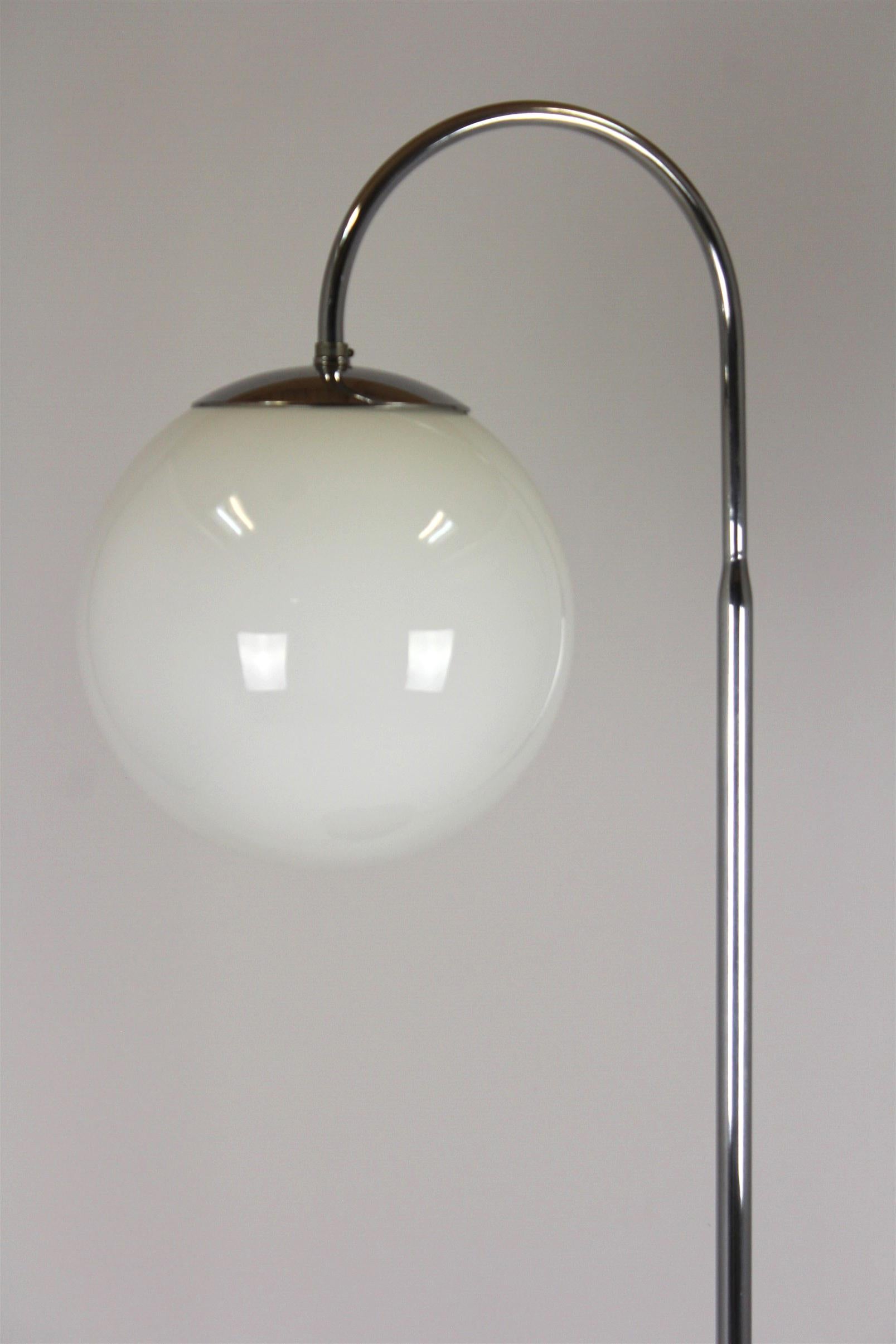 Lampadaire Bauhaus, années 1940 en vente 11