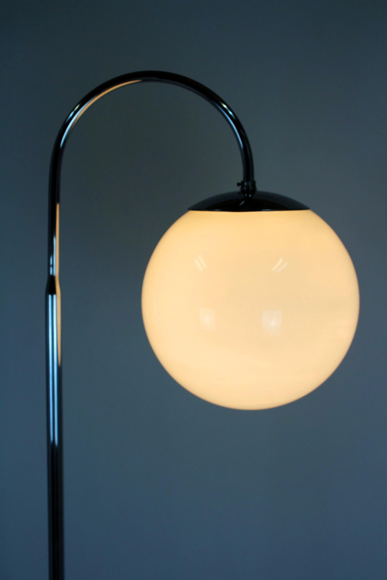 Lampadaire Bauhaus, années 1940 en vente 13