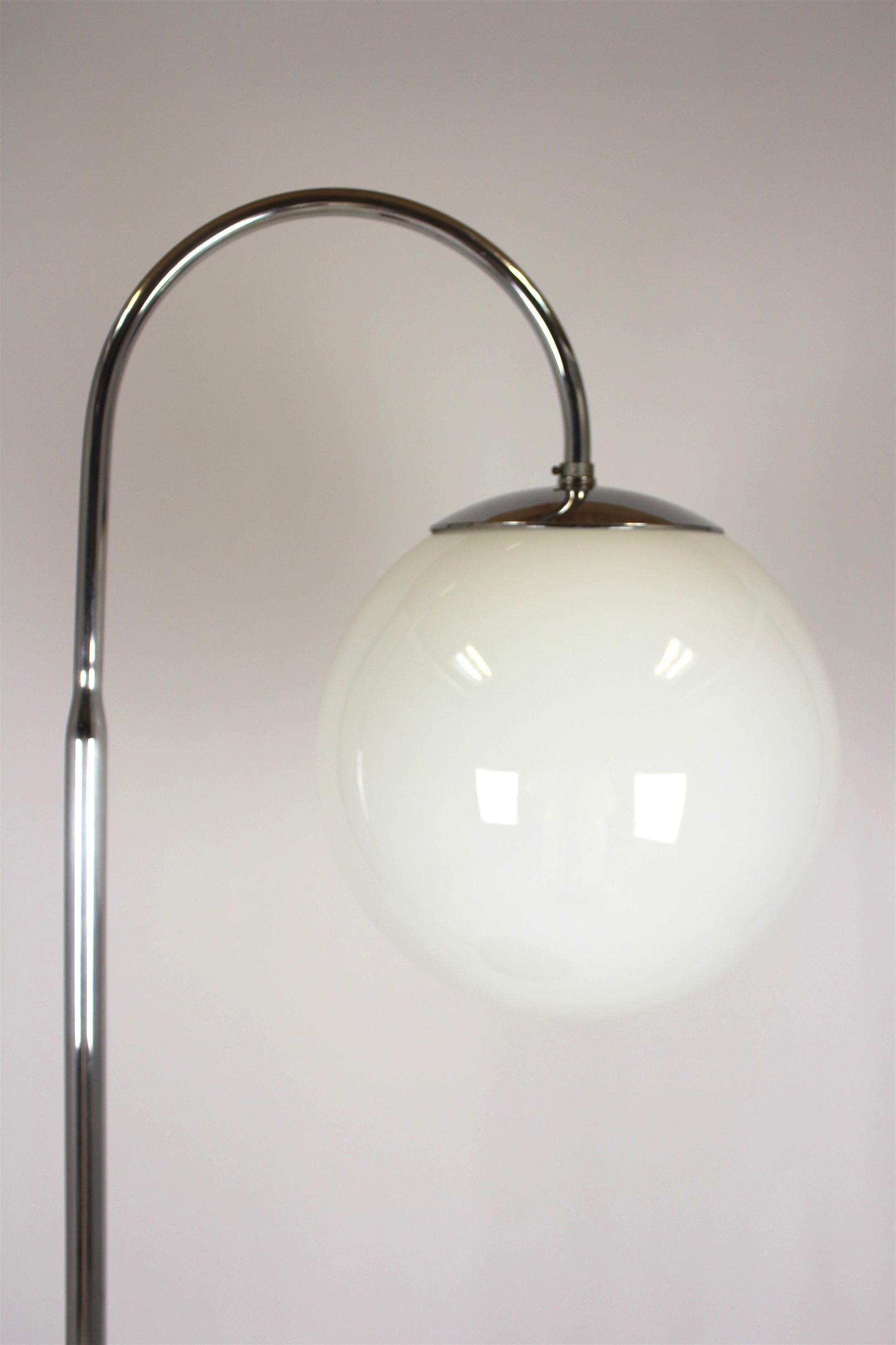 Lampadaire Bauhaus, années 1940 en vente 4