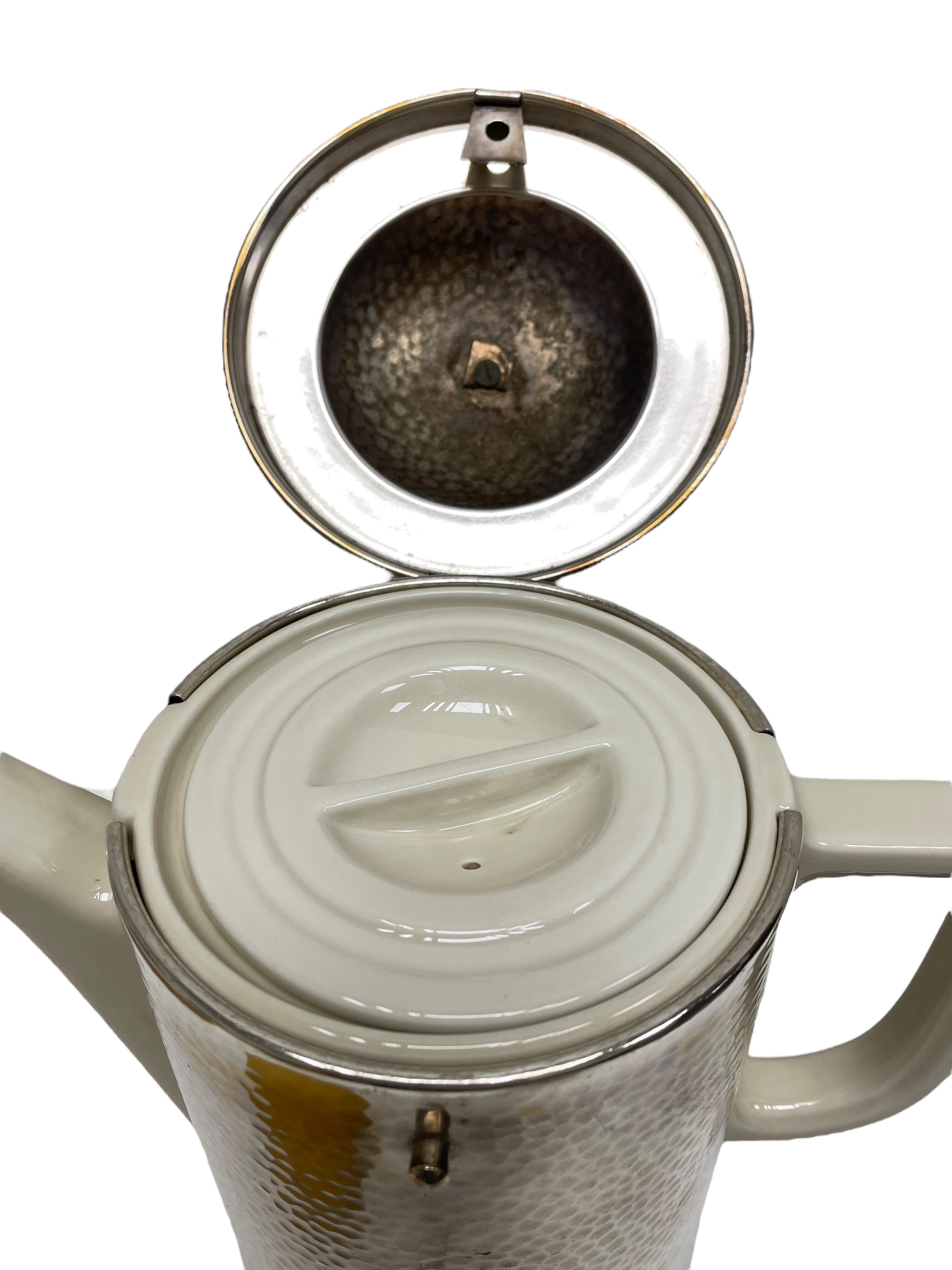 Art Deco Bauhaus Hutschenreuther Coffee Pot Hammered WMF Metal Cozy 1.4 Liter For Sale 6