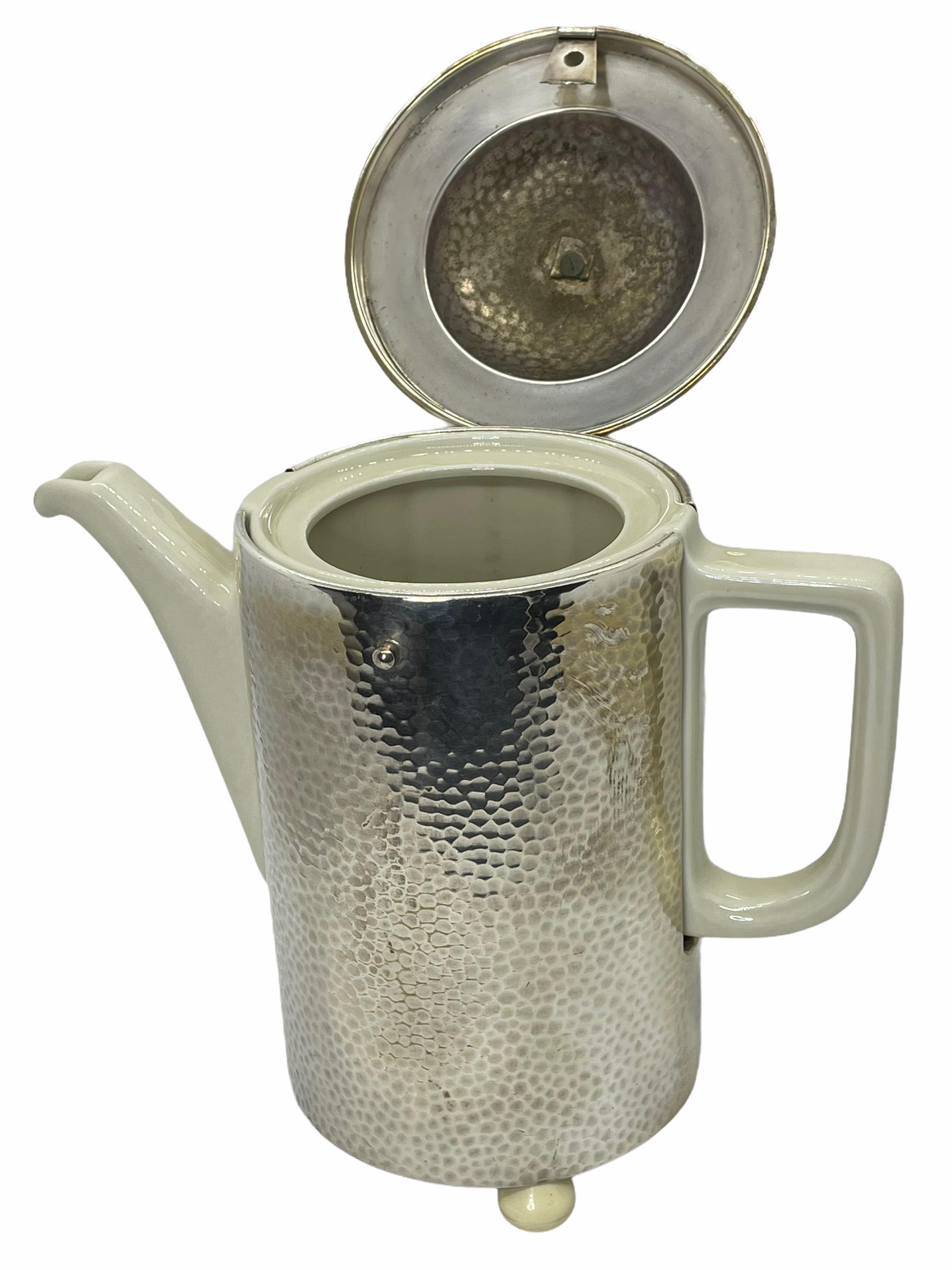 German Art Deco Bauhaus Hutschenreuther Coffee Pot Hammered WMF Metal Cozy 1.4 Liter For Sale