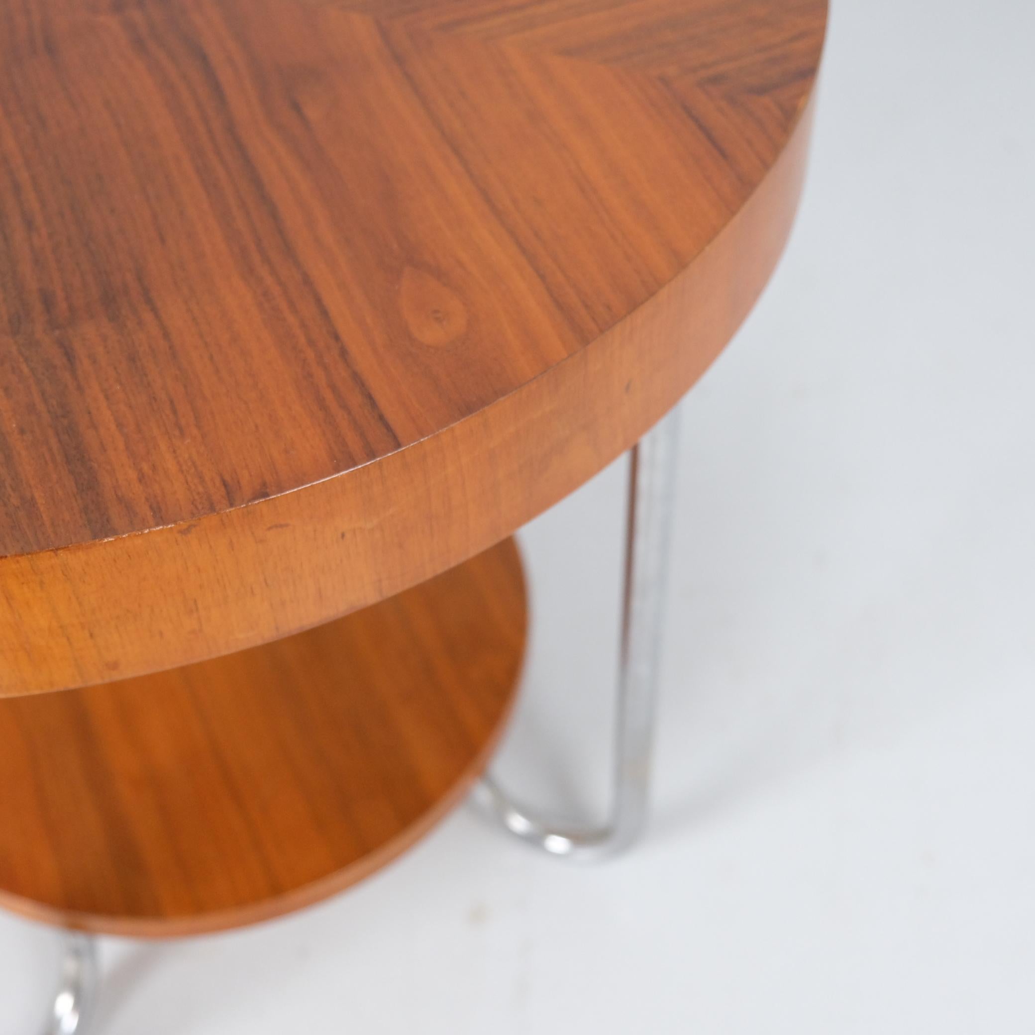 Art Deco / Bauhaus Round Wooden Table with Tubular Steel legs, Circa 1930s In condizioni buone in vendita a Helsinki, FI