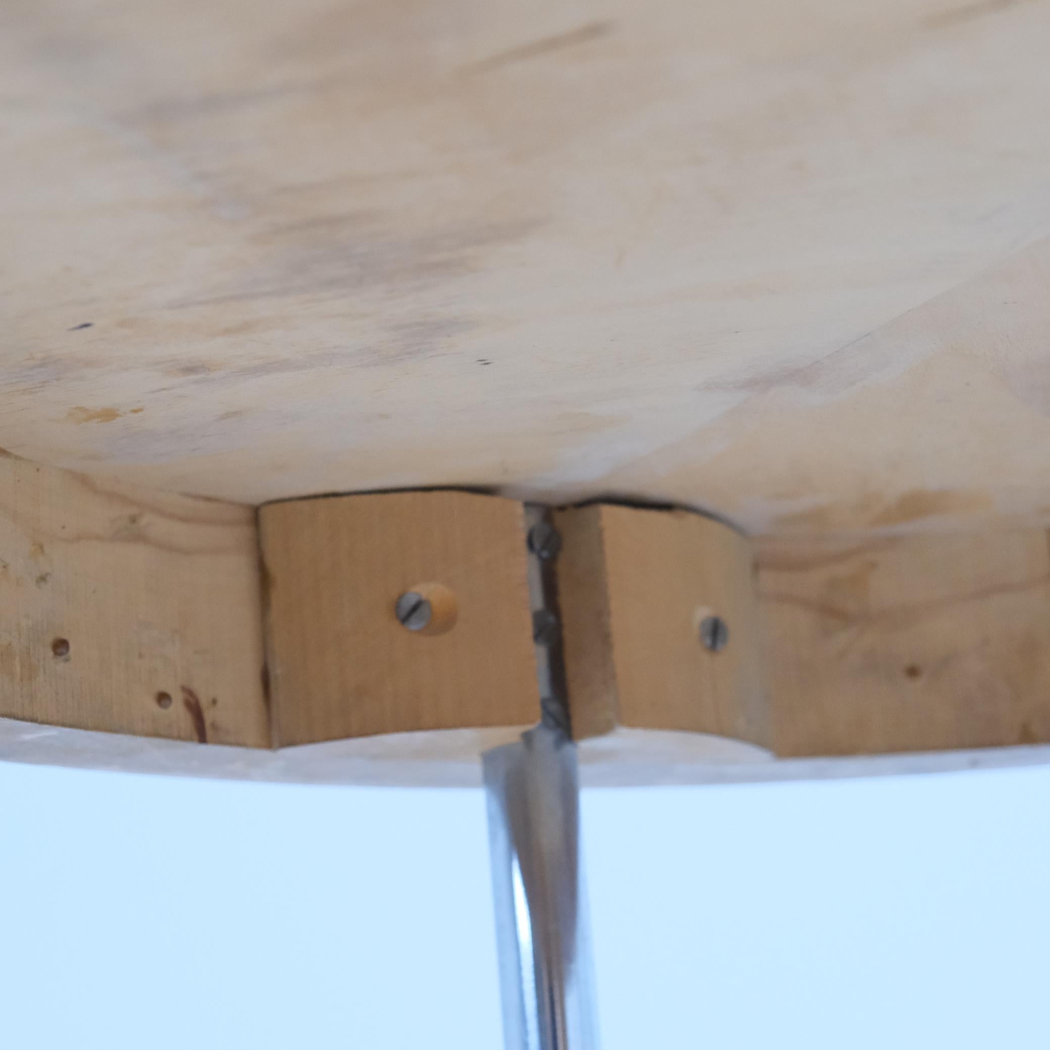 Art Deco / Bauhaus Round Wooden Table with Tubular Steel legs, Circa 1930s in vendita 3