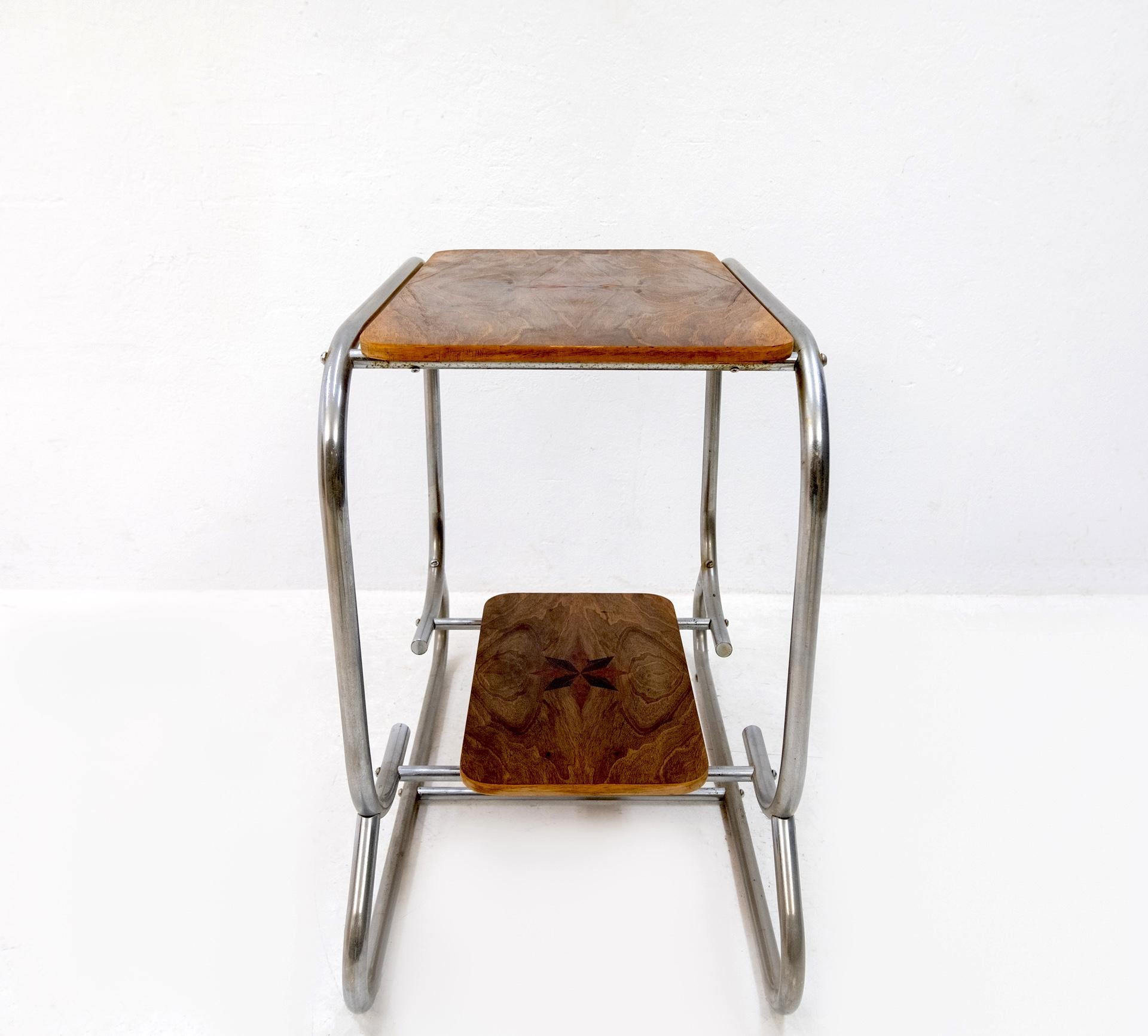 Art Deco Bauhaus Side Table, 1920-1930 For Sale 1