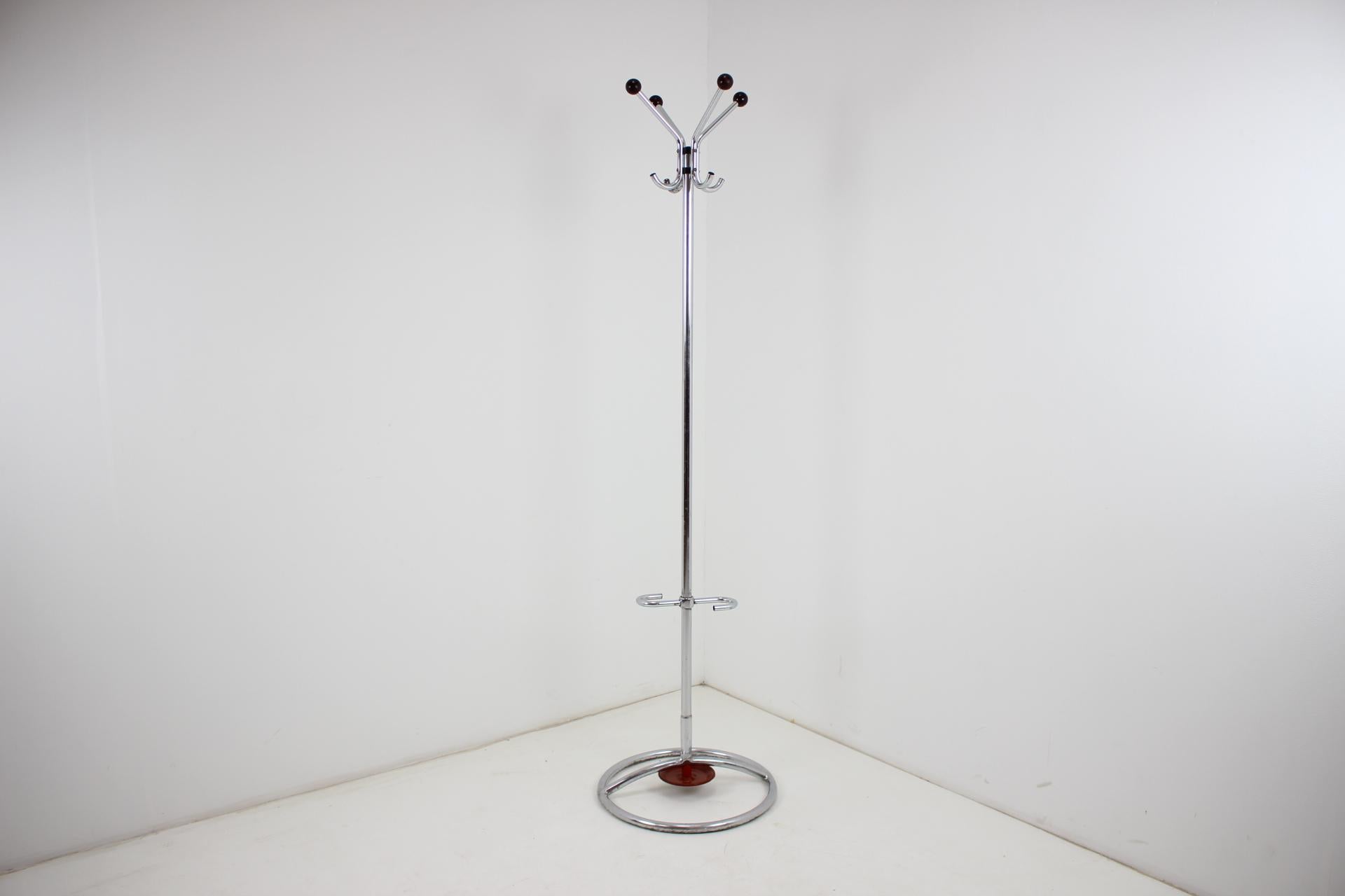 - Made in Czechoslovakia
- Made of chrome
- Chrome parts has some signs use
- Swivel top
- Good, original condition.
