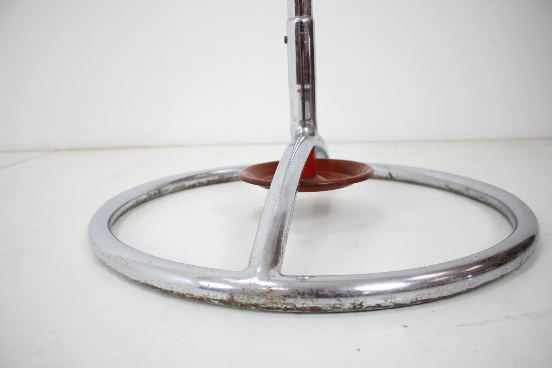 Chrome Art Deco Bauhaus Standing Coat Rack, 1930's For Sale