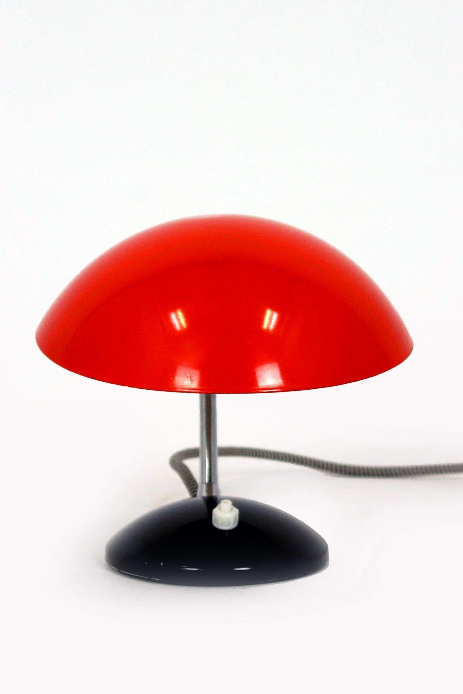 Art Deco Bauhaus Style Table Lamp, 1940s For Sale 4
