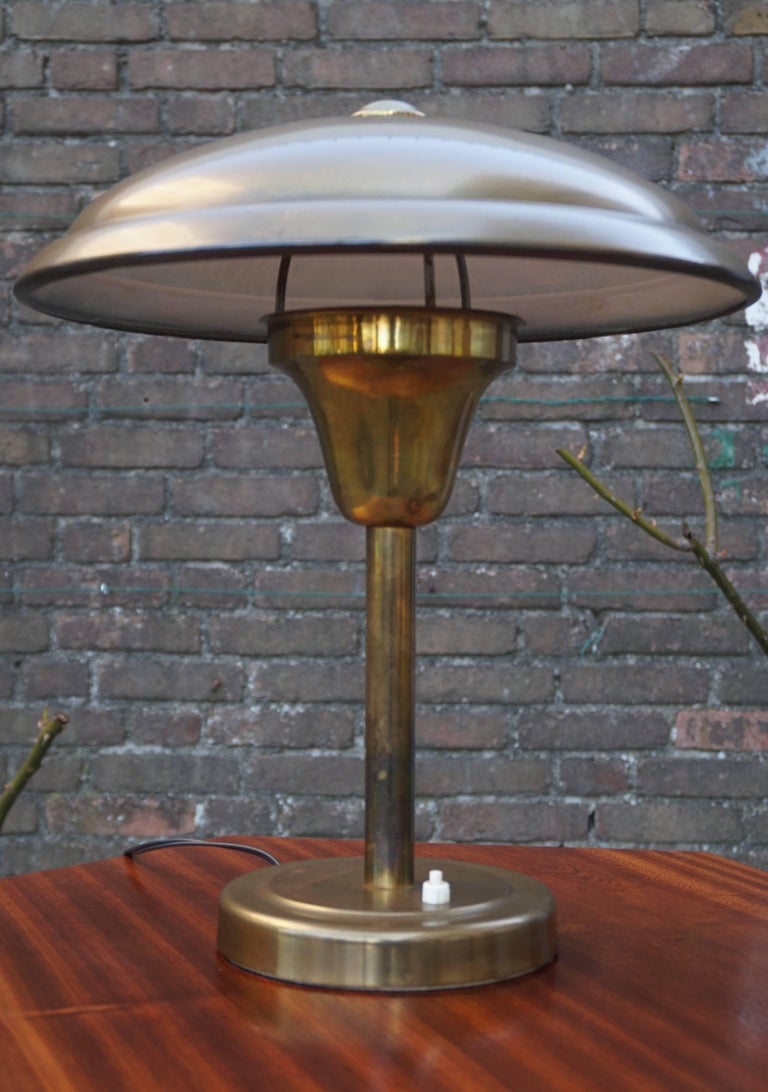 Art Deco Bauhaus Style Table or Desk Lamp, Copper Metal Dish Design Lamp Shade In Good Condition For Sale In Lisse, NL