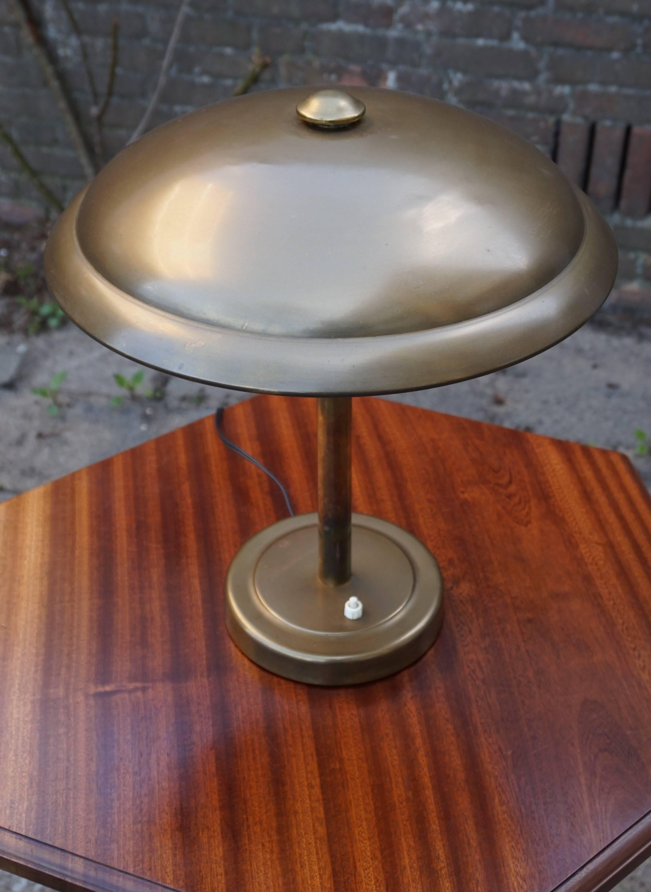 Art Deco Bauhaus Style Table or Desk Lamp, Copper Metal Dish Design Lamp Shade In Good Condition For Sale In Lisse, NL
