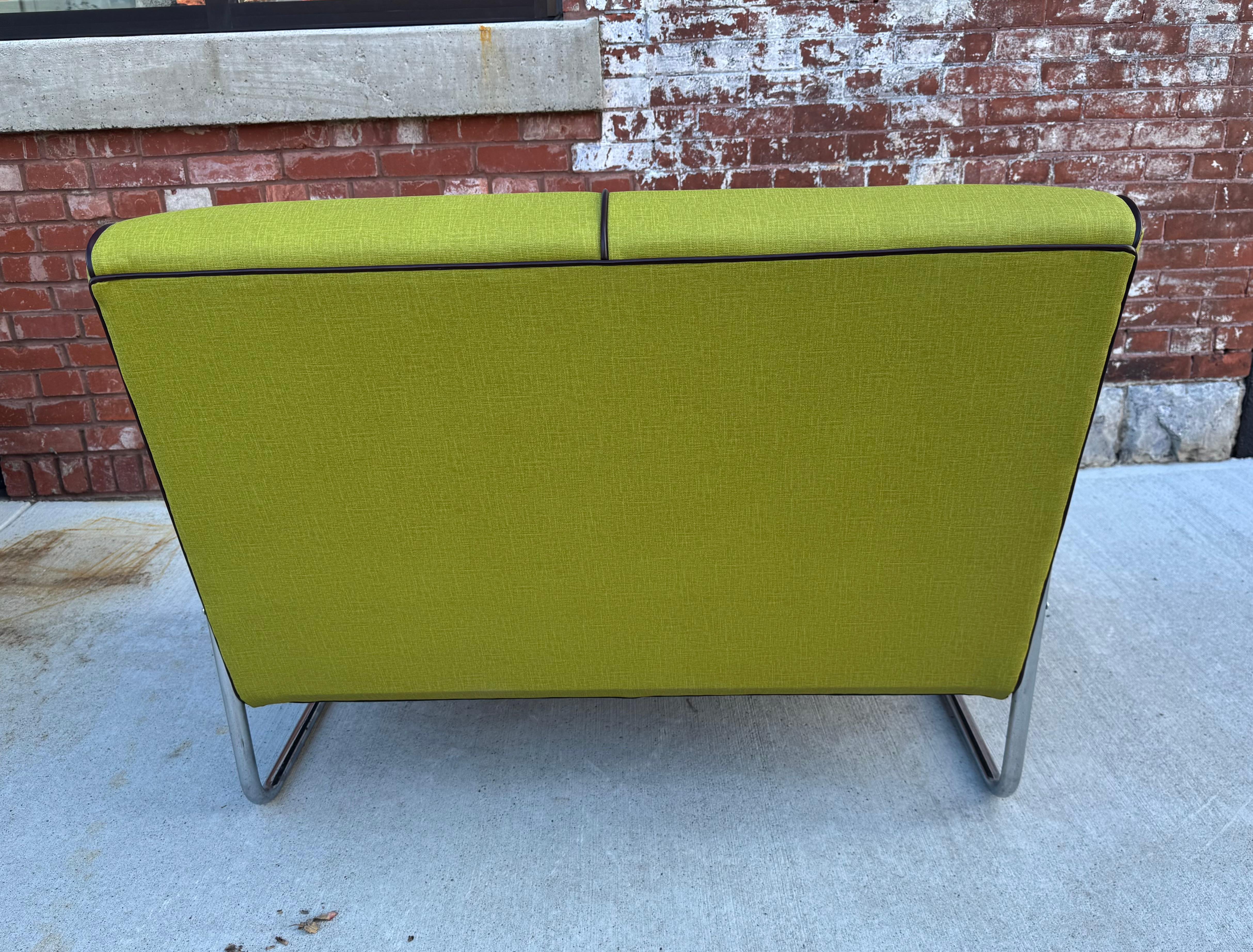 Art Deco / Bauhaus Tubular Chrome Settee attributed to Gilbert Rohde In Excellent Condition For Sale In Buffalo, NY