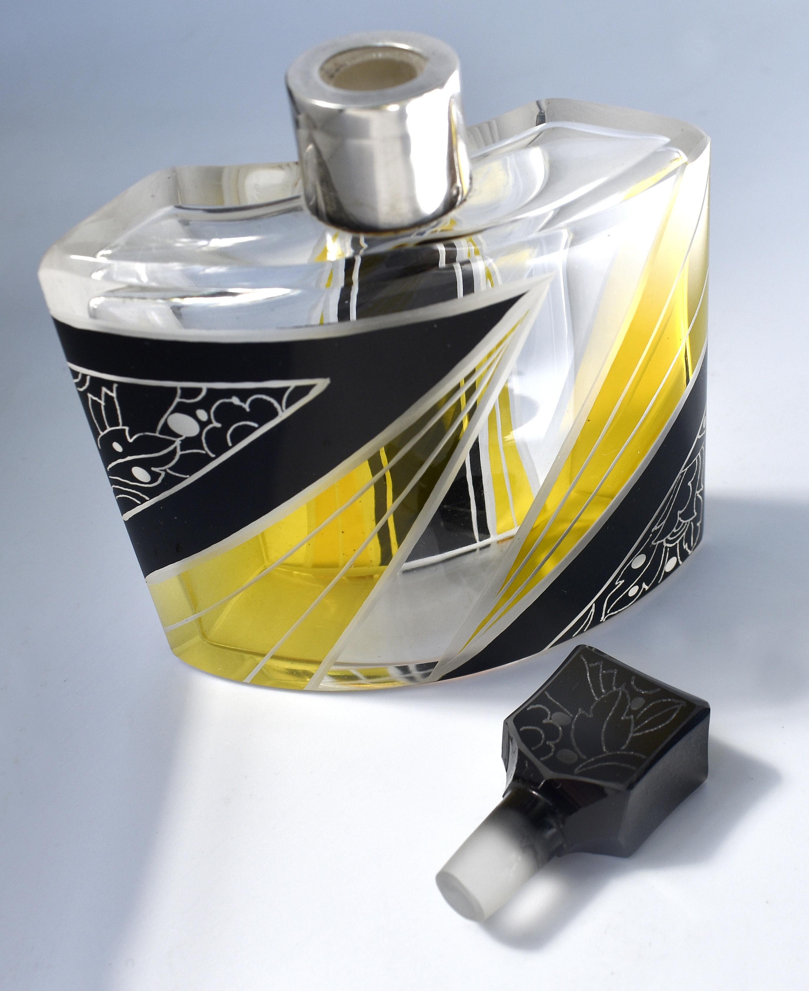 Art Deco Beautiful Ladies Silver & Enamel Perfume Bottle, c1930 In Excellent Condition In Devon, England