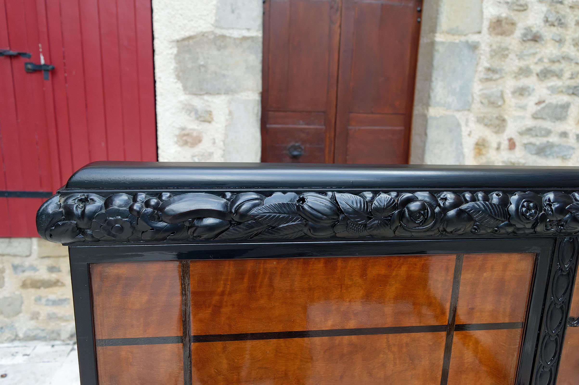 Art Deco bed, Carved wood, France, Circa 1920 For Sale 5