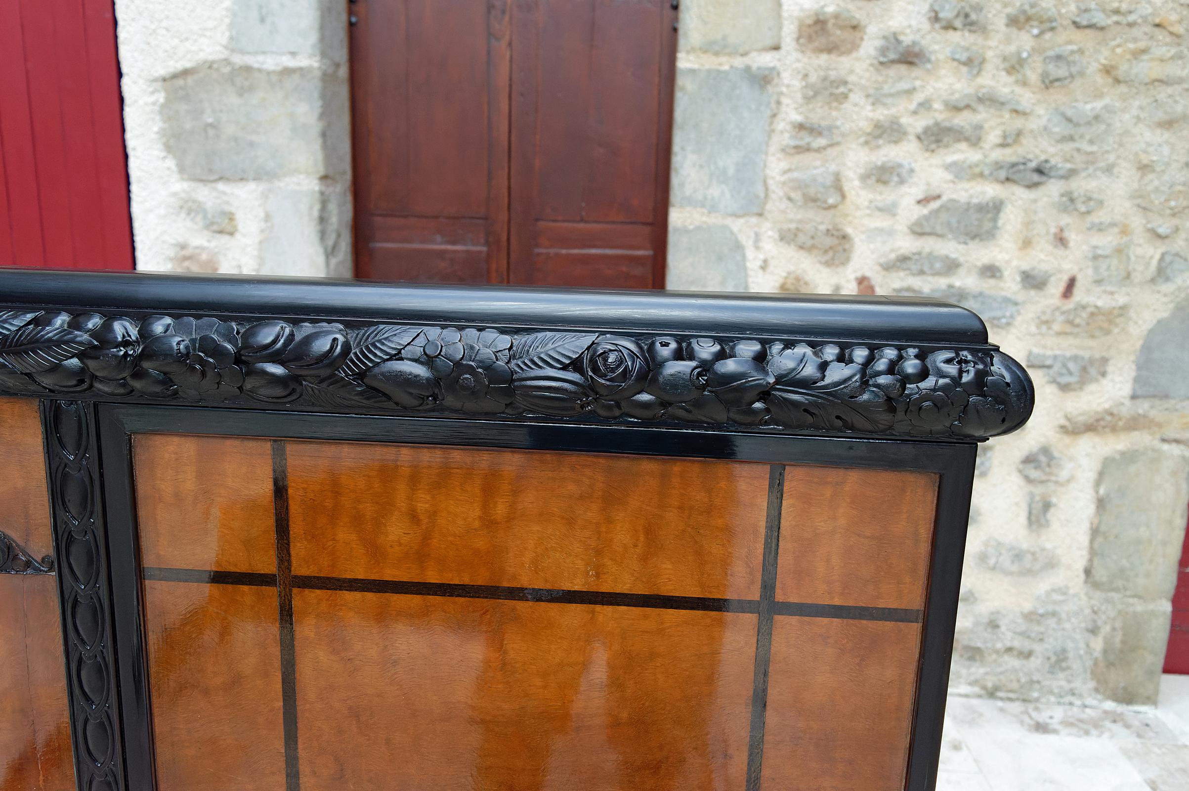 Art Deco bed, Carved wood, France, Circa 1920 For Sale 7