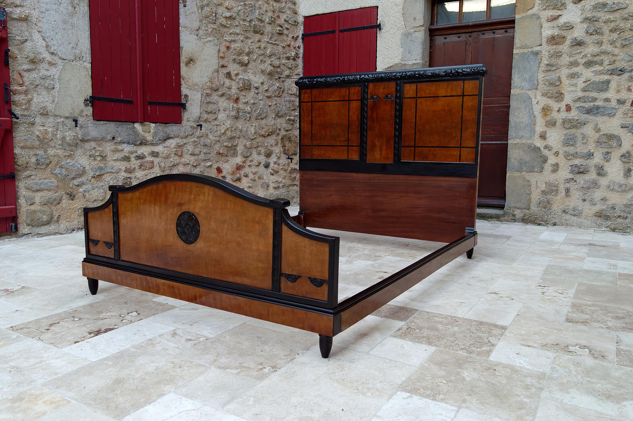 French Art Deco bed, Carved wood, France, Circa 1920 For Sale