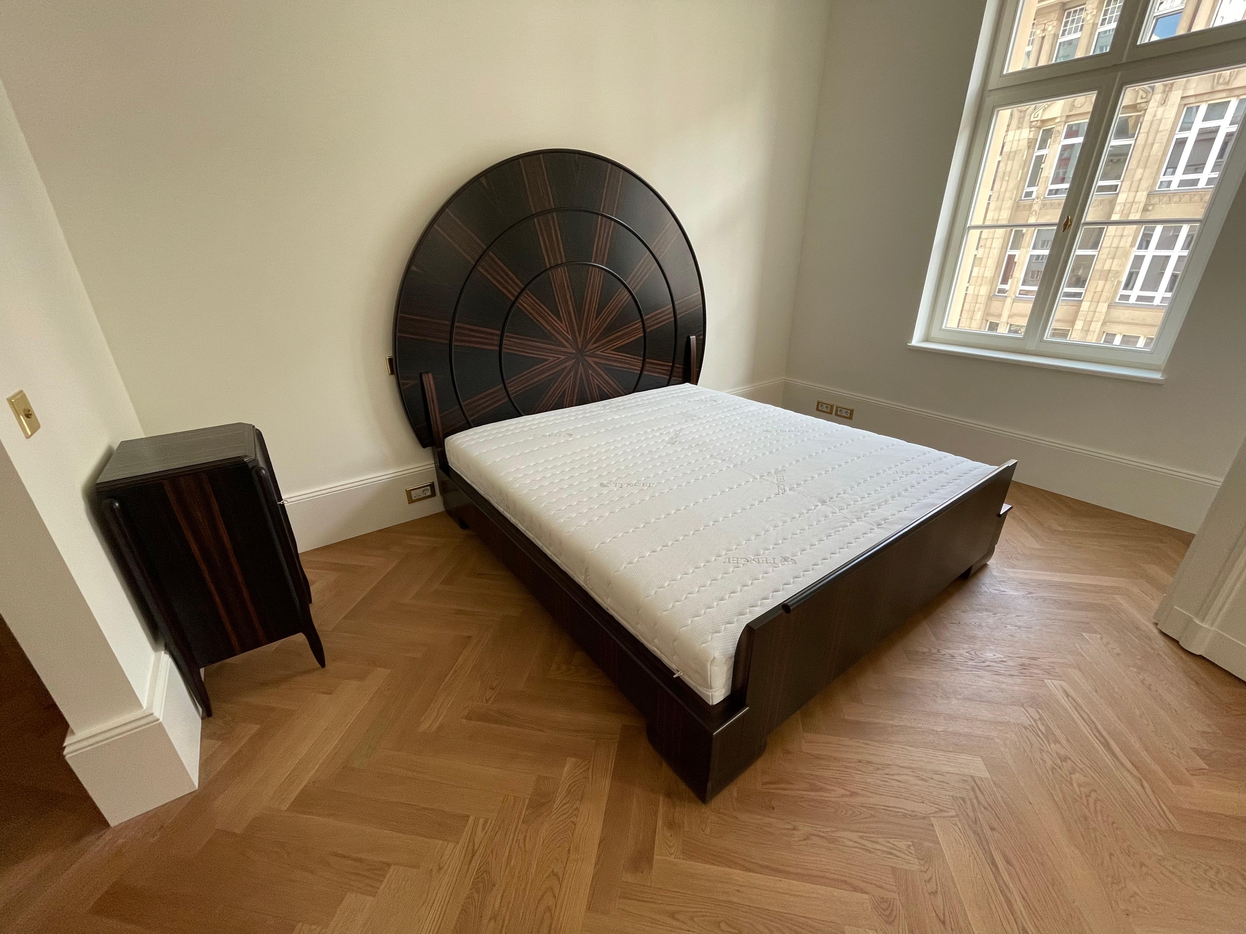 Art-déco-Bett „Lit Soleil“, inspiriert von Ruhlmann-Meilenjacques im Zustand „Neu“ im Angebot in Greven, DE