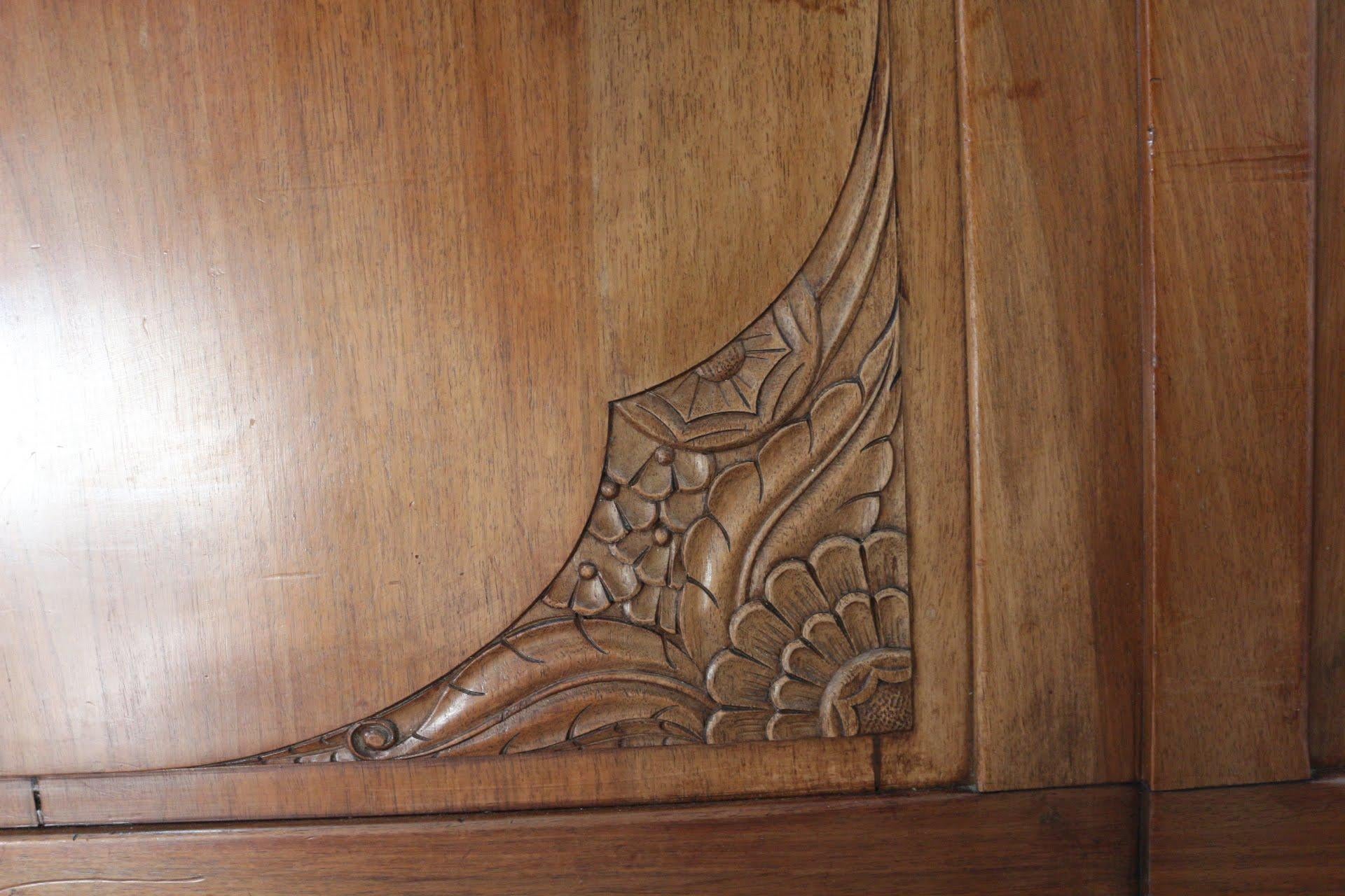 Wood Art Deco Bed US Queen UK King Size Carved French Walnut, circa 1930