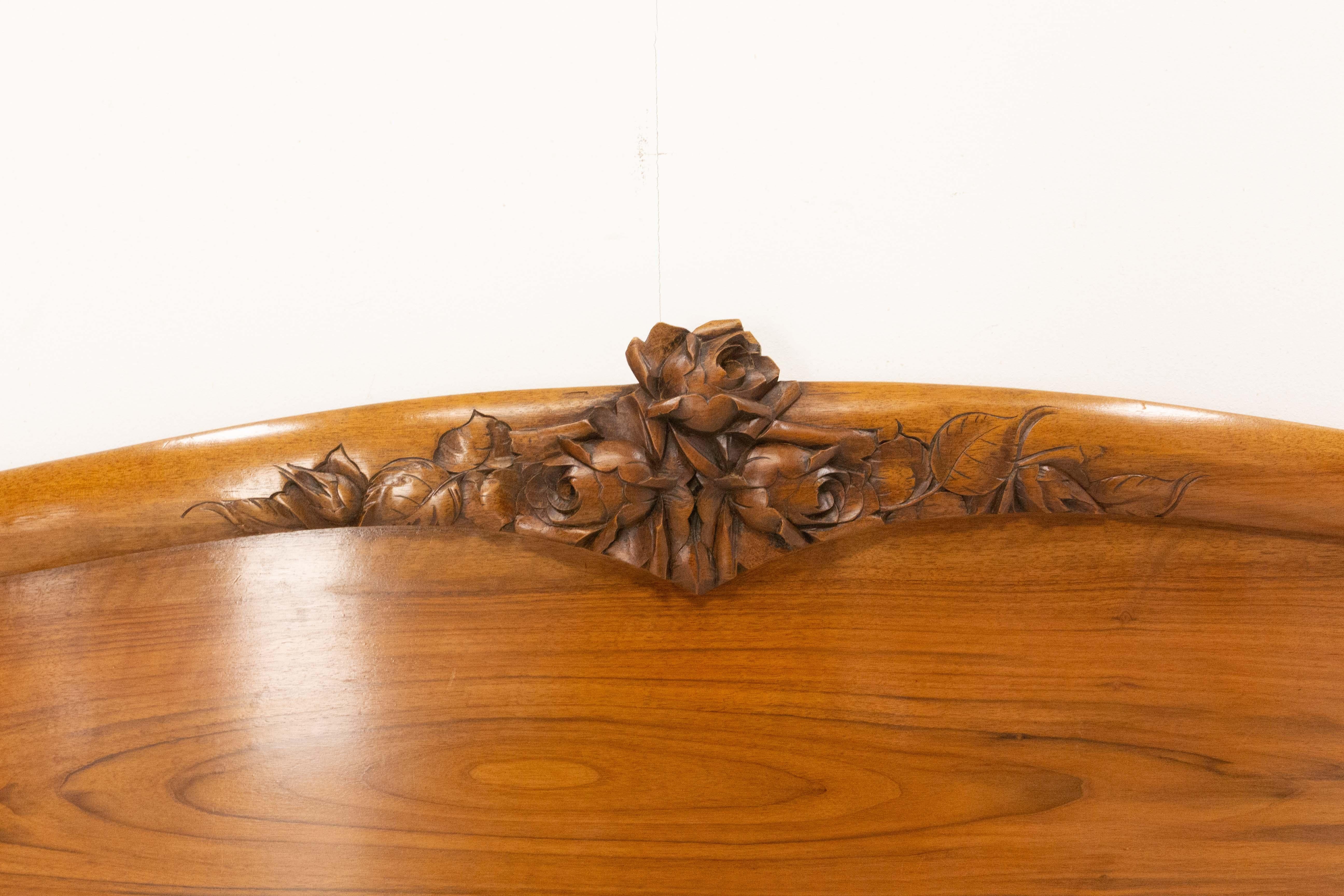 Art Deco Bed US Queen UK King Size French Carved Walnut, c. 1930 In Good Condition In Labrit, Landes