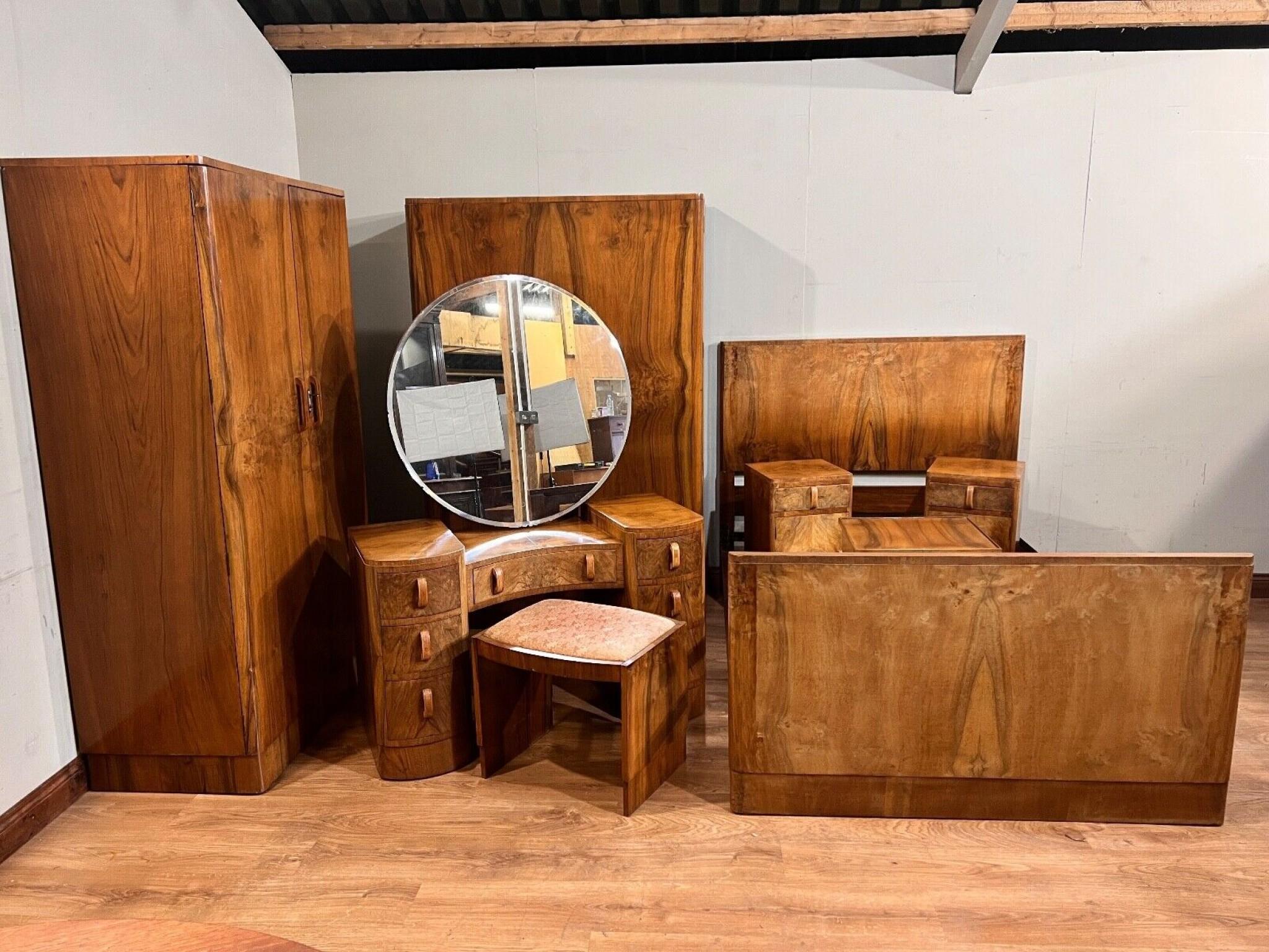 Art Deco Bedroom Suite Bedside Chests Dresser Wardrobe Period 1920s In Good Condition In Potters Bar, GB
