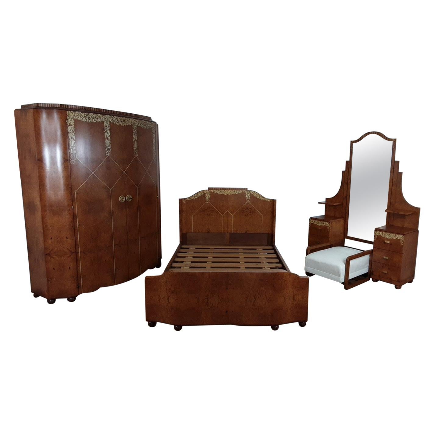Art Deco Bedroom Suite by Mercier Freres in Satin Maple with Inlaid Floral Motif For Sale