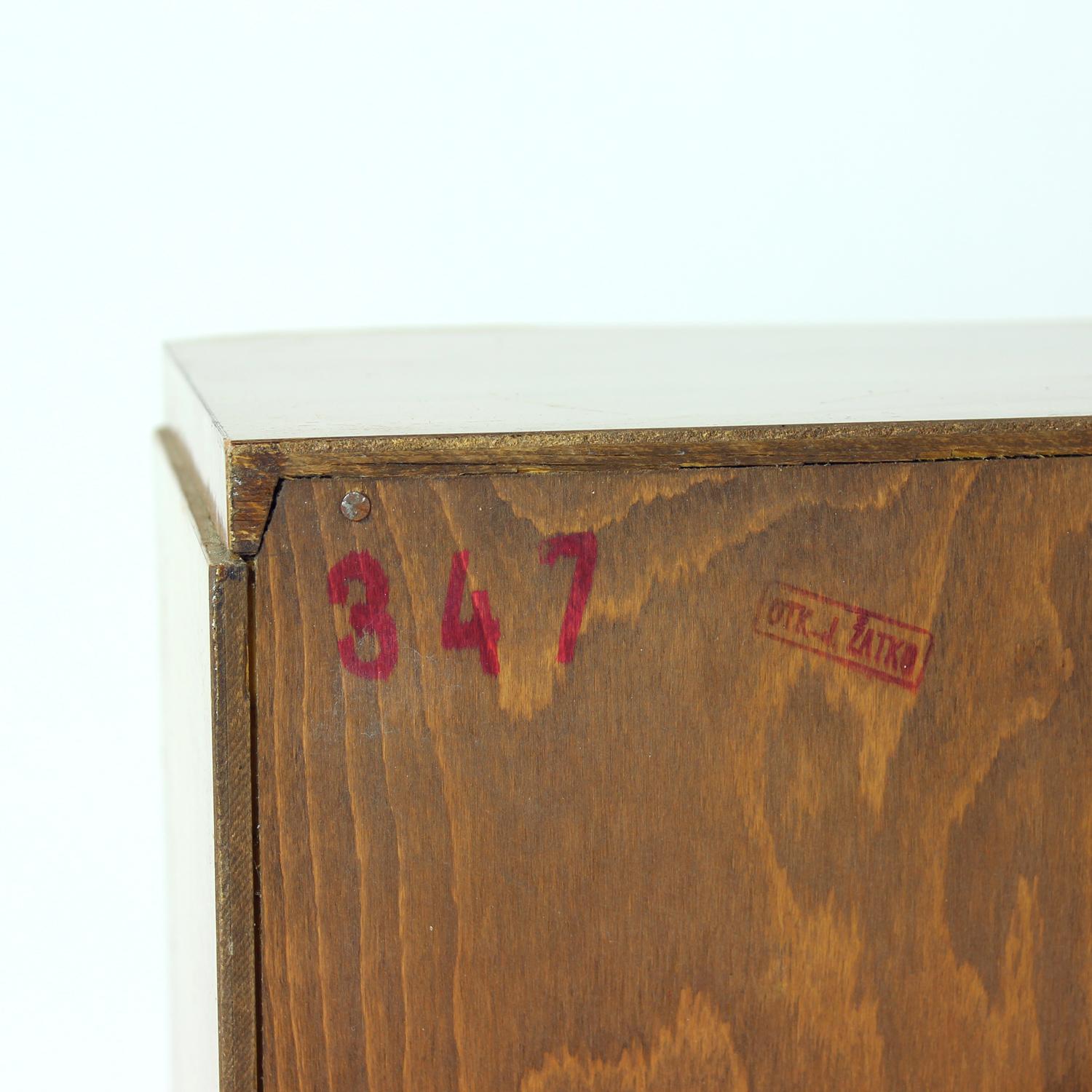Comodini Art Déco di Jindřich Halabala per UP Závody, anni '30 in vendita 8