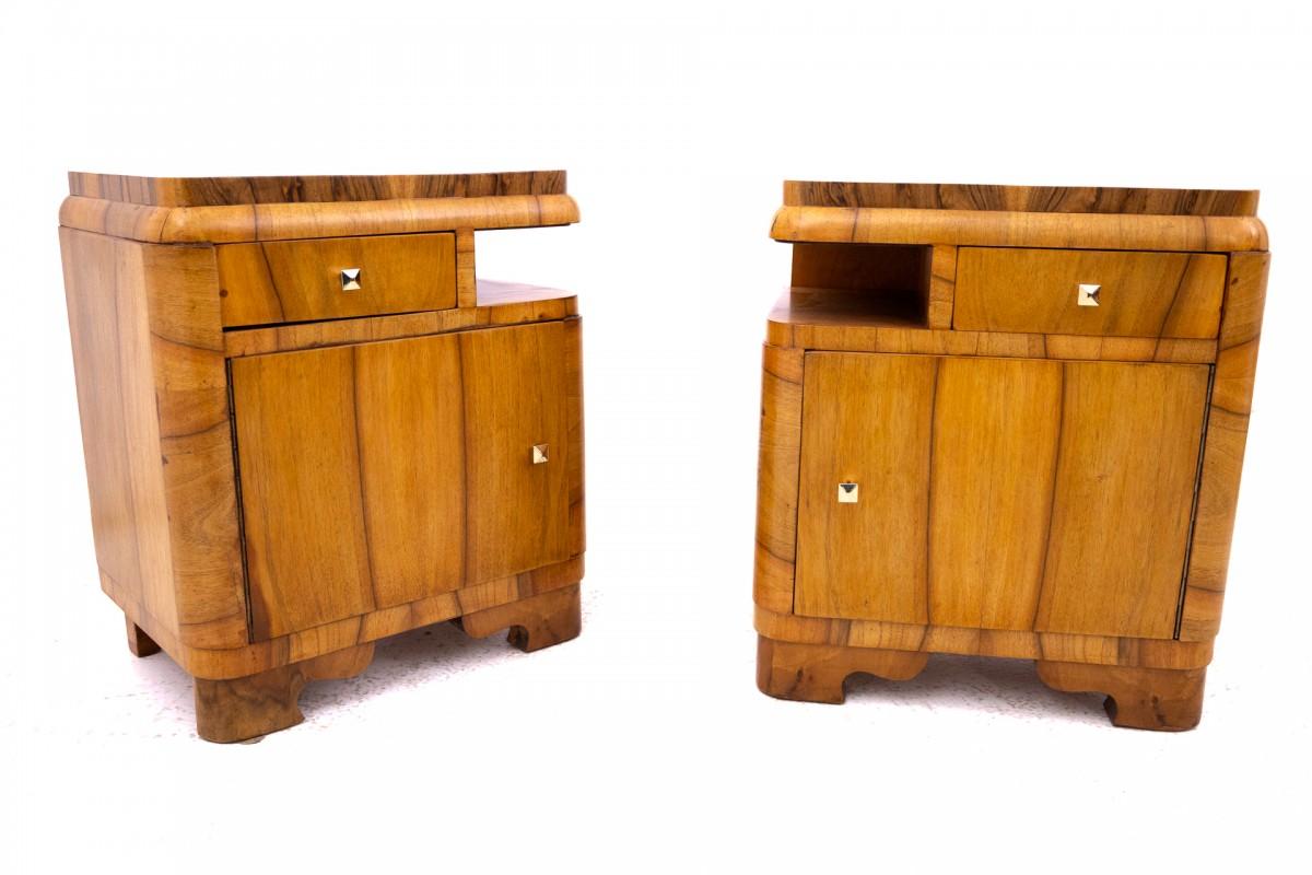 Mesillas de noche Art Déco. DESPUÉS DE LA RENOVACIÓN.

Muy buen estado, tras una renovación profesional.

Madera: nogal

Dimensiones: altura 57 cm, anchura 50 cm, profundidad 34 cm