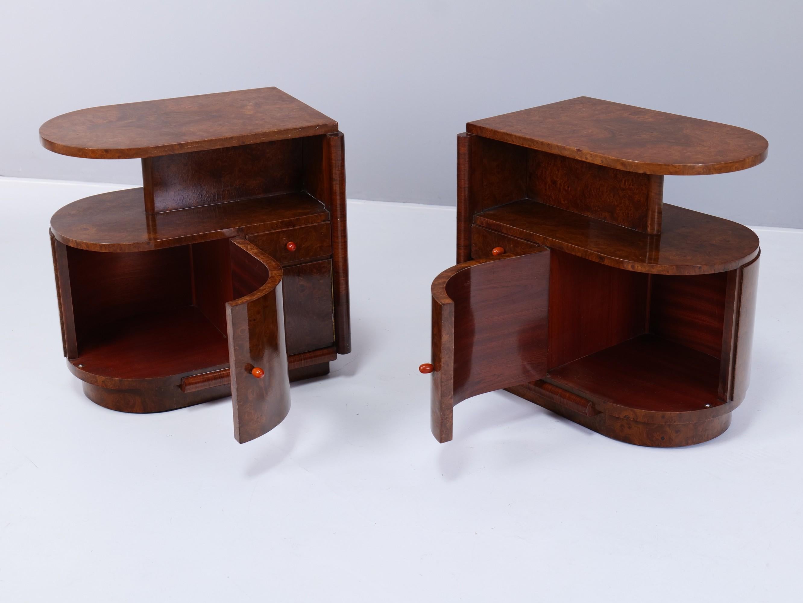 Polished Art Deco Bedside Tables in Ash and Burl Wood, Set of 2 Produkt-überblick Artikel