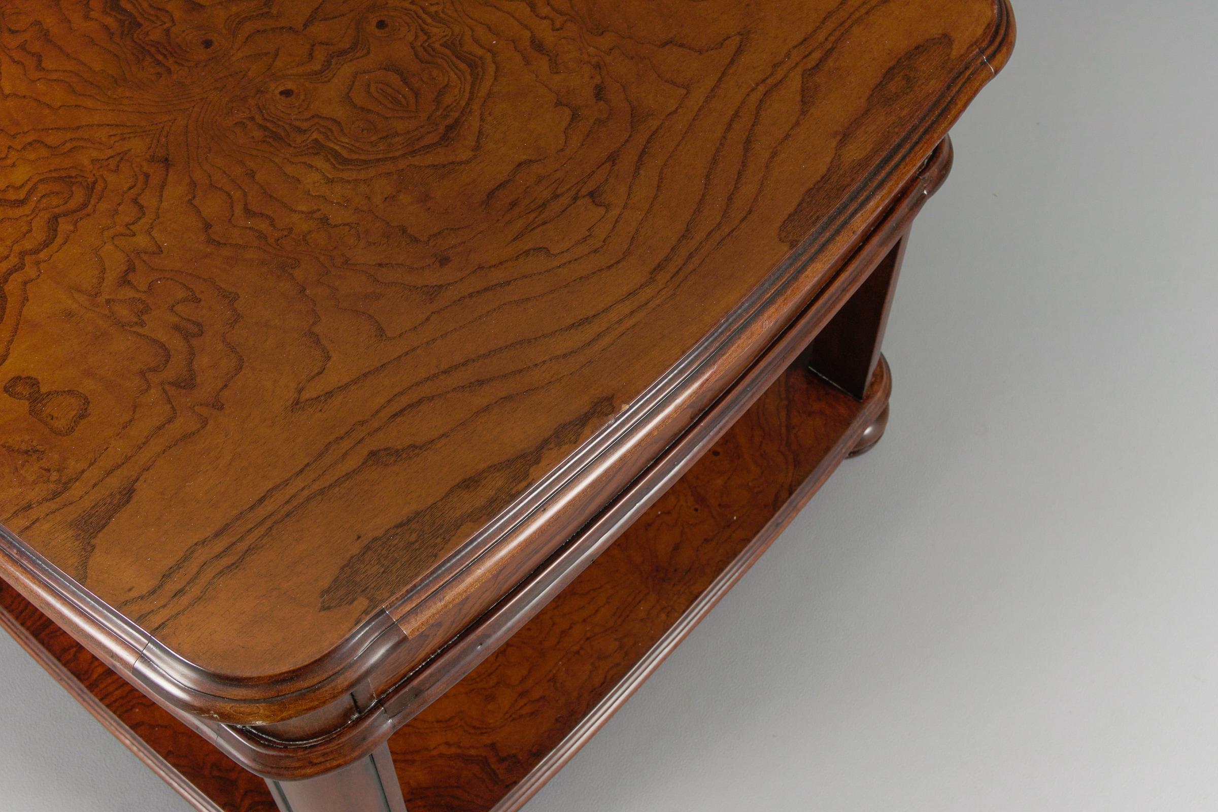 Art Deco Bedside Tables in Mahogany, 1940s, Set of 2 For Sale 9