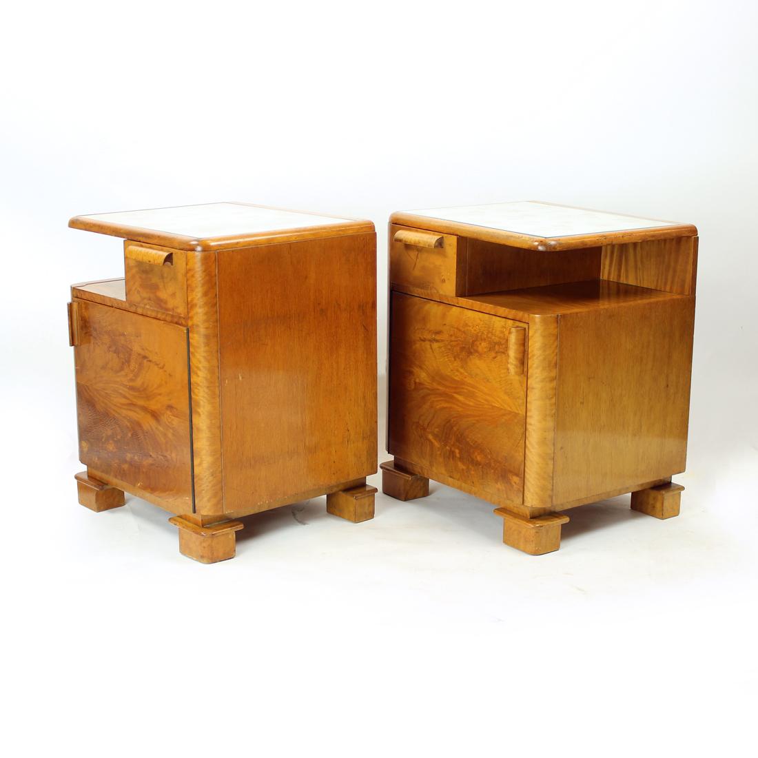 Art Deco Bedside Tables in Walnut, Czechoslovakia, 1930s For Sale 6