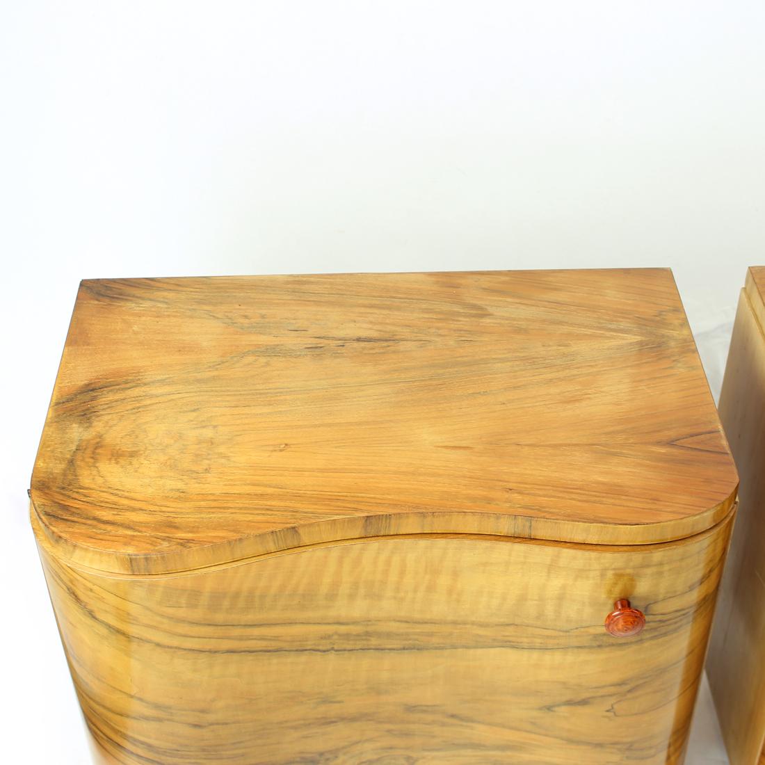 Art Deco Bedside Tables In Walnut Veneer, Czechoslovakia 1940s, Set Of 2 6